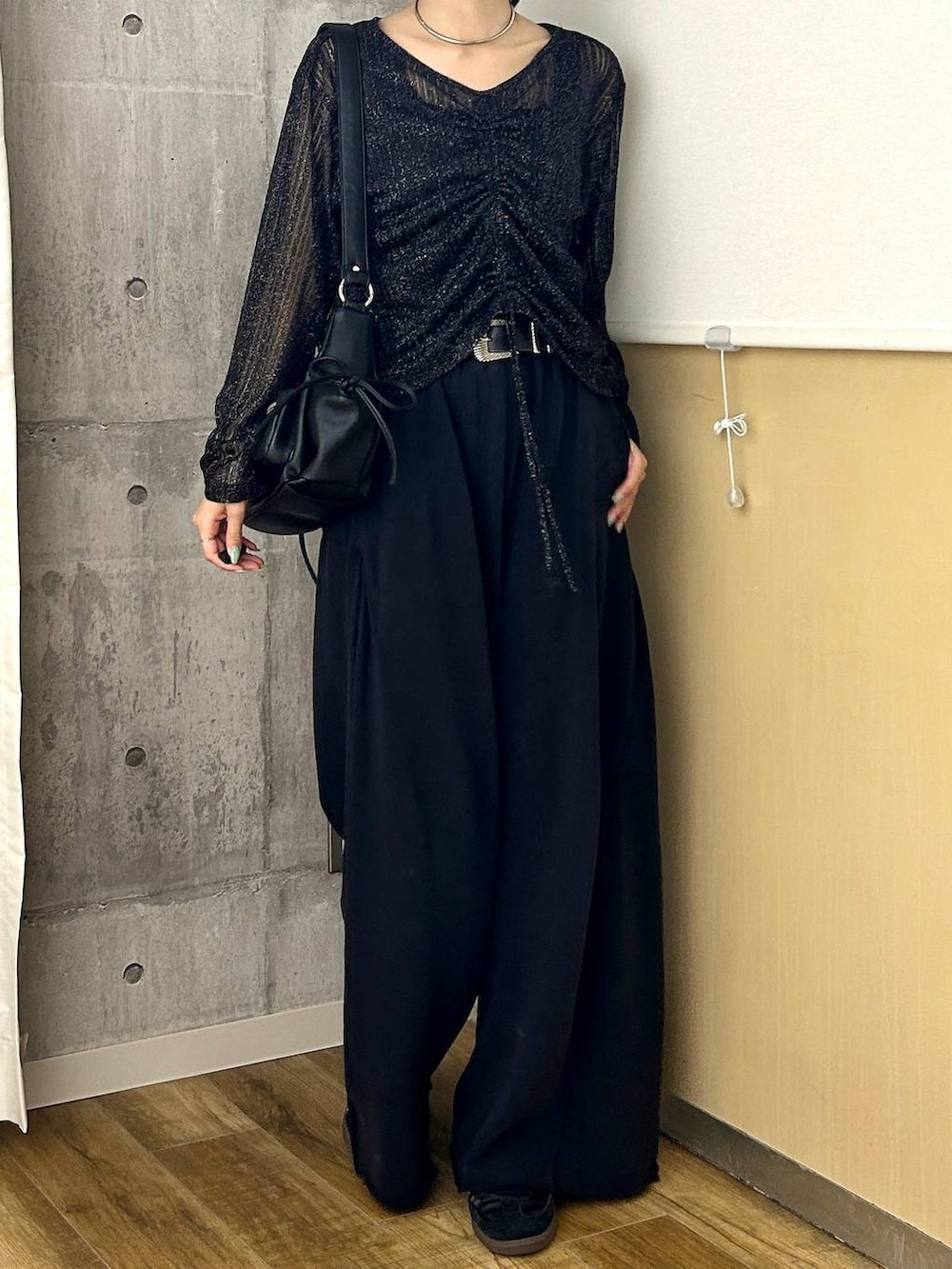 「高見え、スウェットパンツ、ベルト、秋コーデ、秋冬新作、秋服準備はじめました、きれいめ、モード、PAGEBOY、PBLIM、シアートップス、スウェット」｜「PAGEBOYのモードバックルベルト3（ベルト、ブラック系）」を使った、Risakoさん（レディース・164cm）の夏コーディネートの3枚目の写真