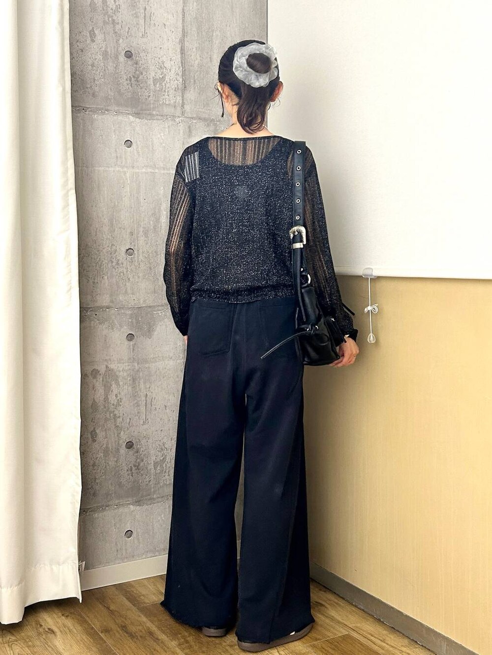 「高見え、スウェットパンツ、ベルト、秋コーデ、秋冬新作、秋服準備はじめました、きれいめ、モード、PAGEBOY、PBLIM、シアートップス、スウェット」｜「PAGEBOYのモードバックルベルト3（ベルト、ブラック系）」を使った、Risakoさん（レディース・164cm）の夏コーディネートの6枚目の写真