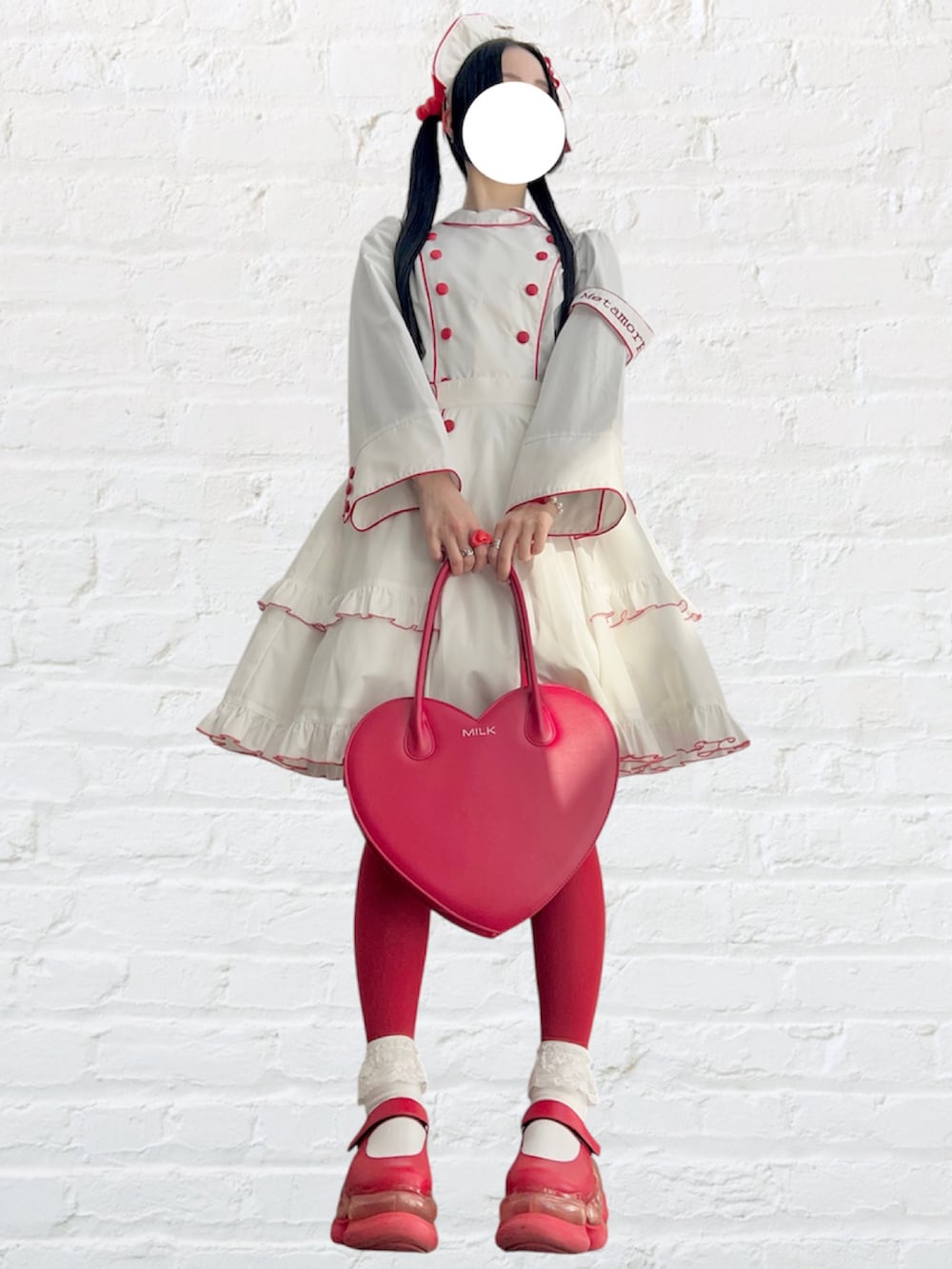 「ロリータ、ロリータファッション、ロリィタ、ロリィタファッション、lolita、ブラウス、スカート、セットアップ、metamorphose temps de fille、ハートバッグ、milk、カラータイツ、レースソックス、厚底シューズ、mikio sakabe」｜「MetamorphoseのLittle nurse（カチューシャ、ホワイト系）」を使った、lucaさん（骨格ウェーブ・レディース・165cm）の冬コーディネートの2枚目の写真