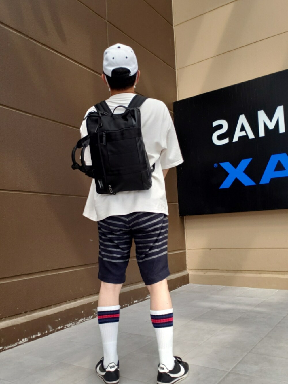 「みんなの白Tフェス、カジュアルコーデ、ヘビーウェイトT、ショートパンツ、レザーシューズ、NIKE、いいね、save、フォローお願いします🤑、おしゃれさんと繋がりたい」|「DCのDC/ディーシー キャップ 9FIFTY DOUBLE UP DATE GDYHA03000(キャップ、ホワイト系)」を使った、@くうすけ🍀さん(メンズ・168cm)の夏コーディネートの2枚目の写真