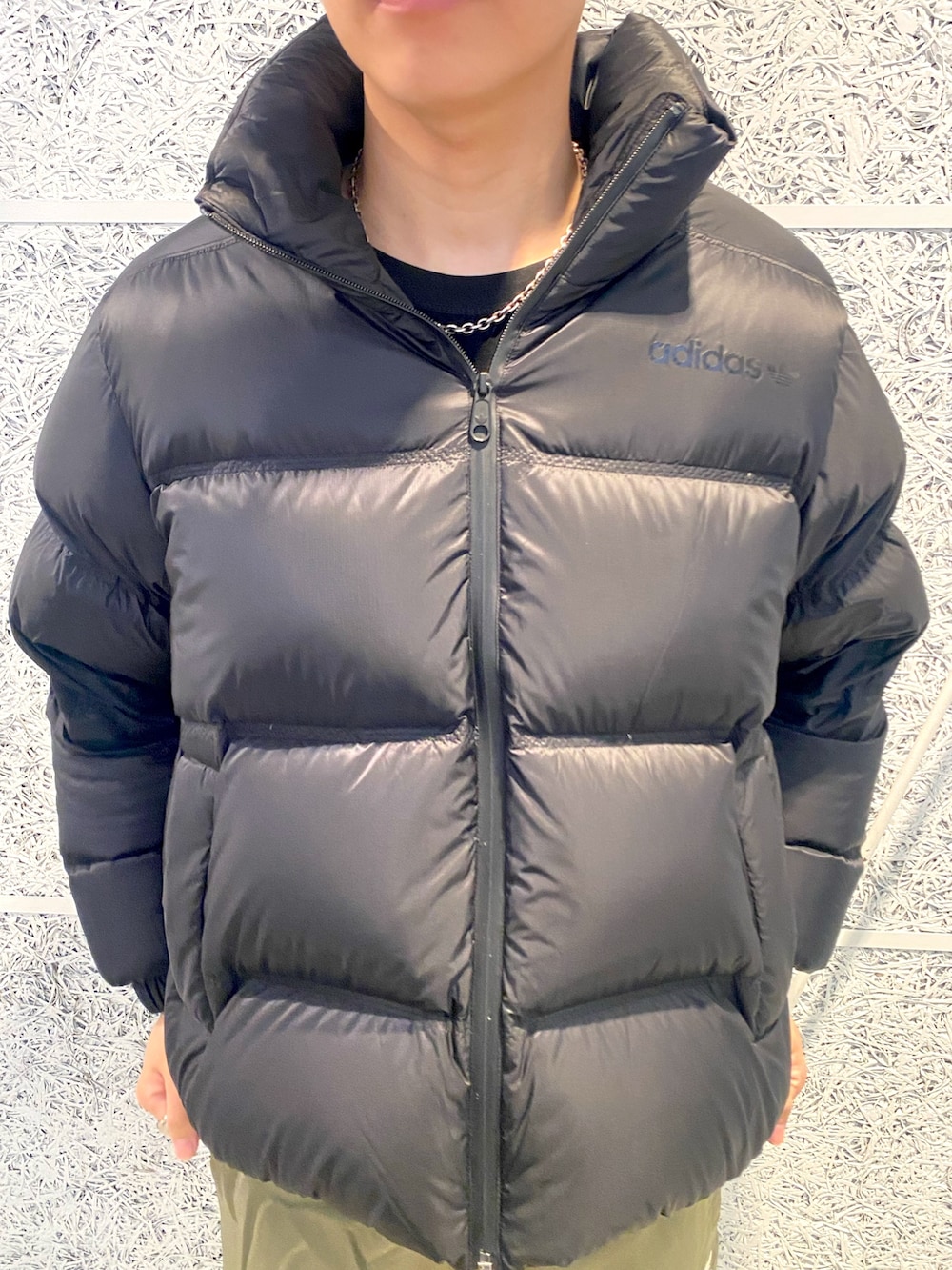 「スニーカー、adidas、ジャージ、カーゴパンツ、アディダス、adidas originals、アディダスオリジナルス、キャンパス、アディカラー」｜IKさん（メンズ・172cm）の秋コーディネートの3枚目の写真