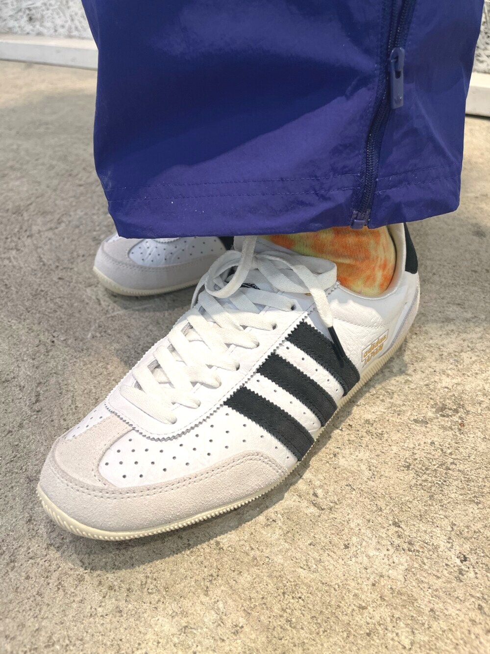 「adidas、adidas originals、アディダス、アディダスオリジナルス、アディレニウム、ハーフジップ、ジャパン、カラーコーデ、春コーデ」｜「adidasのプルオーバー/ ハーフジップ/ アディダスオリジナルス adidas Originals（ジャージ、ブラウン系）」を使った、IKさん（メンズ・172cm）の冬コーディネートの4枚目の写真