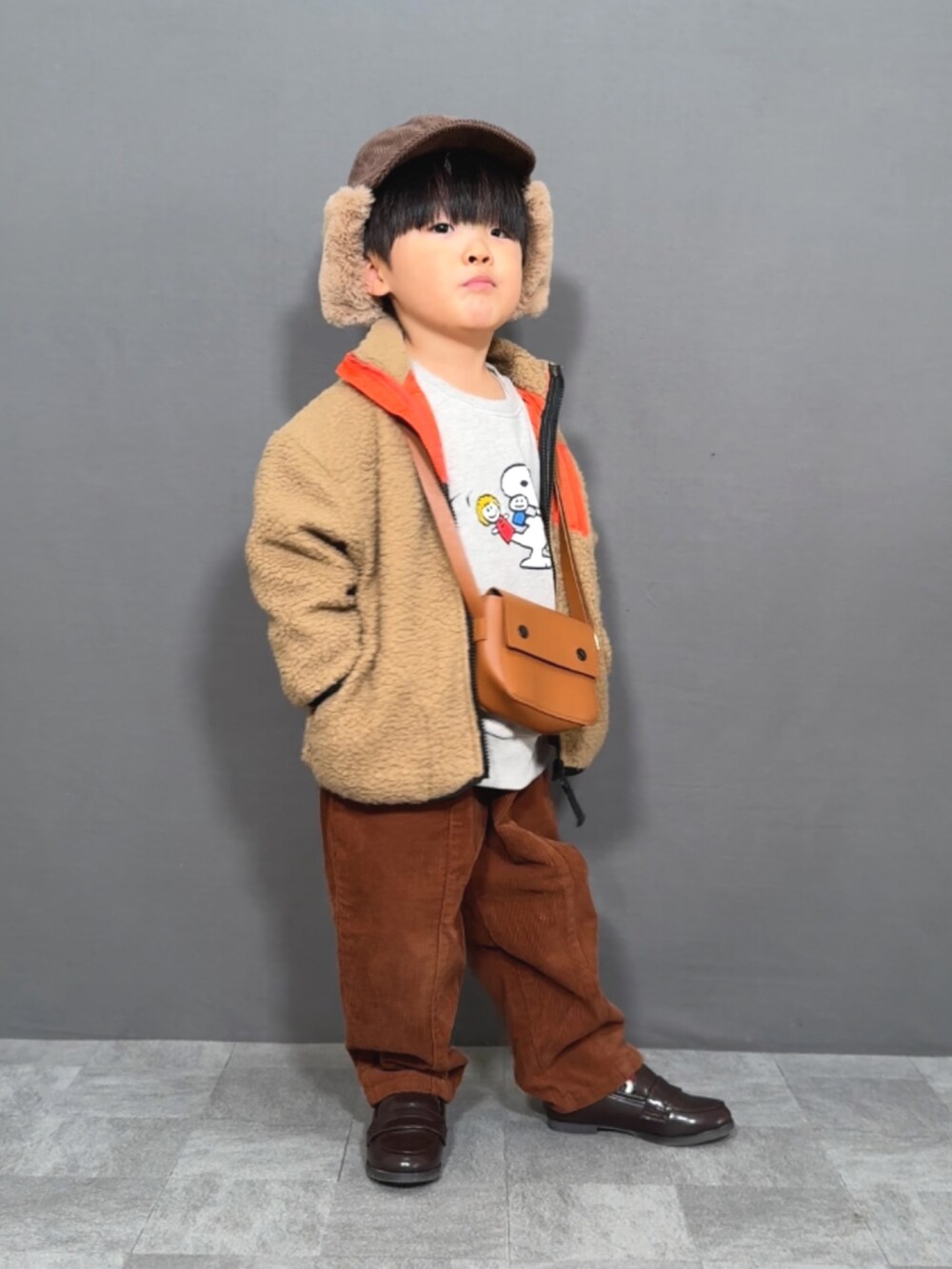 「真冬のあったかスタイル、ボアジャケット、冬コーデ、コーデュロイ、チョコ色に染まれ、フライトキャップ、きれいめカジュアル、スウェット、デートコーデ、ローファー、ショルダーバッグ、プチプラ、ファー」｜「BIG FIELDのリペスAボアジャケット（その他アウター、ベージュ系）」を使った、YU⭐︎さん（キッズ・90cm）の冬コーディネートの4枚目の写真