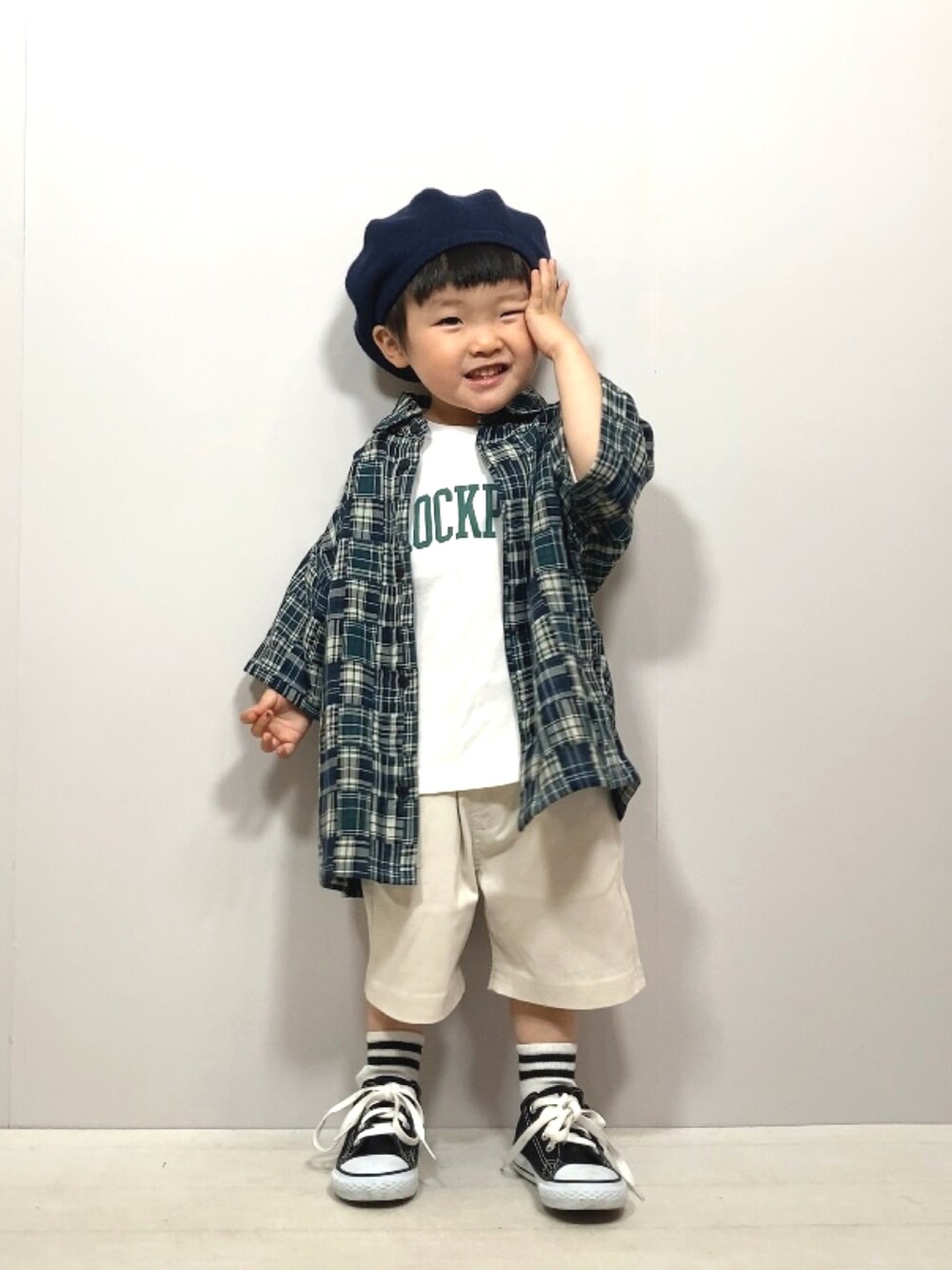 「このスタイルがお気に入り、白パンツ、スニーカー、休日スタイル、夏だ！Tシャツ着よう！、夏コーデ、お出かけコーデ、ビッグシルエット、シャツスタイル、レイヤードスタイル、チェック、韓国子供服、ハーフパンツ、プチプラ、柄シャツ」｜「Birthdayのアイテム（シャツ/ブラウス、ブルー系）」を使った、YU⭐︎さん（キッズ・90cm）の夏コーディネートの3枚目の写真