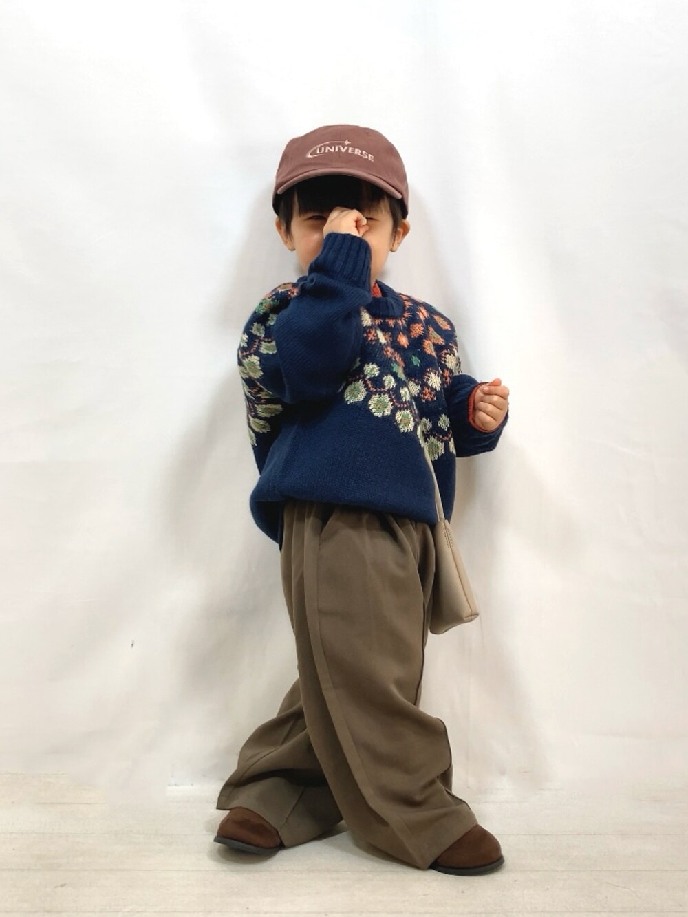 「クリスマスに着たい服、新星WEARISTAにエントリー、お出かけコーデ、休日スタイル、カジュアルコーデ、ブーツ、ショルダーバッグ、タートルネック、キャップ、韓国子供服、ニット、レイヤードスタイル、マイベストコーデ2023、冬コーデ」｜「BREEZEの【リンク】ノルディックニット（ニット/セーター、ブルー系）」を使った、YU⭐︎さん（キッズ・90cm）の冬コーディネートの5枚目の写真