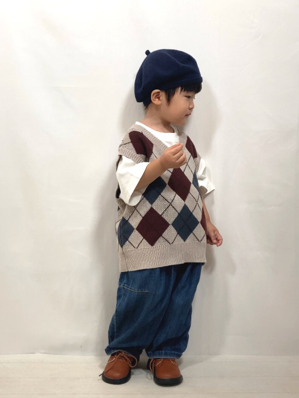 「プチプラ、韓国子供服、デニム、ベスト、ニットベスト、レイヤードスタイル、休日スタイル、ベレー帽、秋服準備はじめました、秋コーデ、お出かけコーデ」｜「Birthdayのアイテム（ベスト、ベージュ系）」を使った、YU⭐︎さん（キッズ・90cm）の夏コーディネートの5枚目の写真