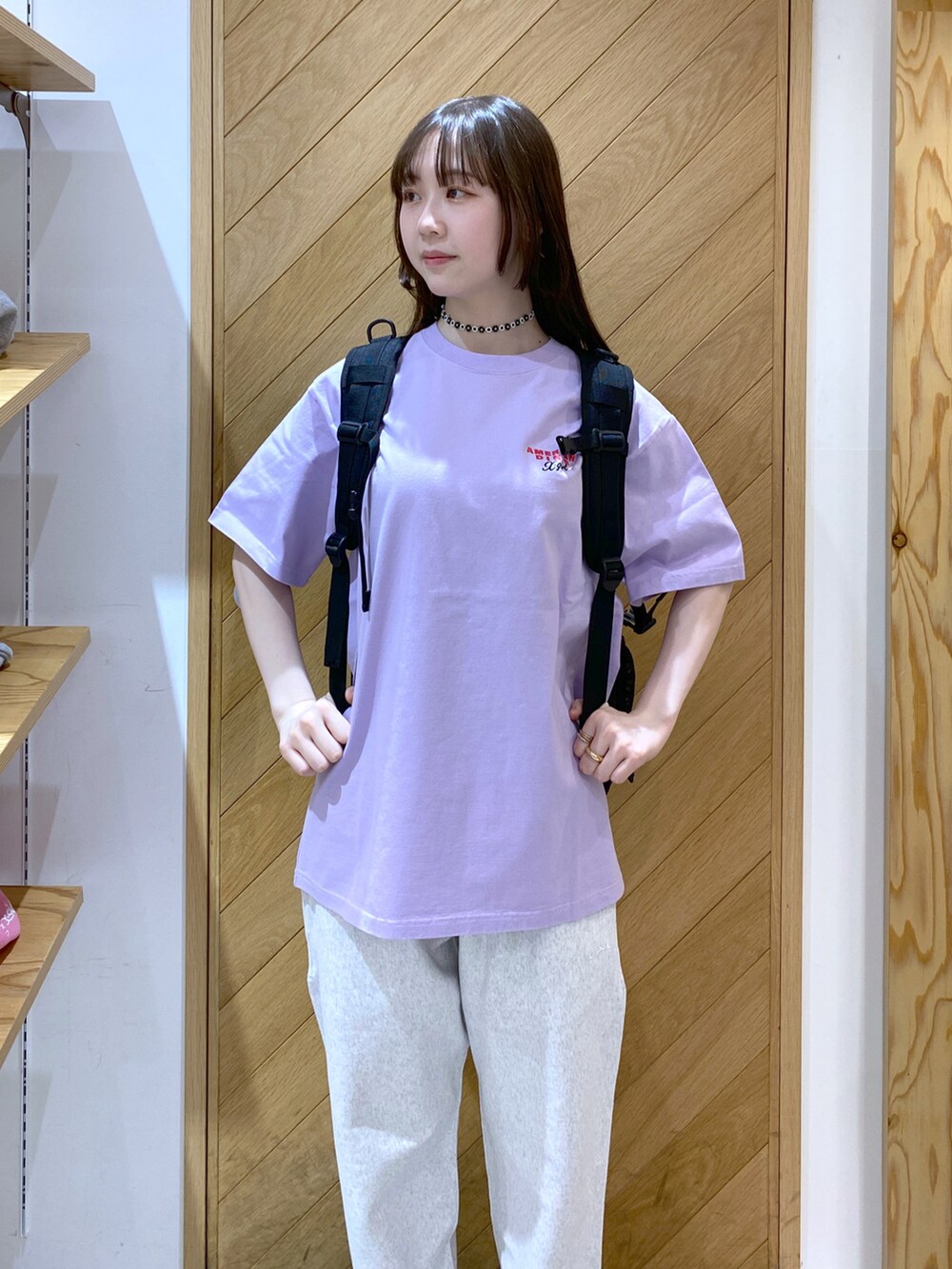 「ChampionのX-girl × Champion REVERSE WEAVE LOUNGE PANTS（その他パンツ、グレー系）」を使った、ミオさん（レディース・160cm）の春コーディネートの4枚目の写真