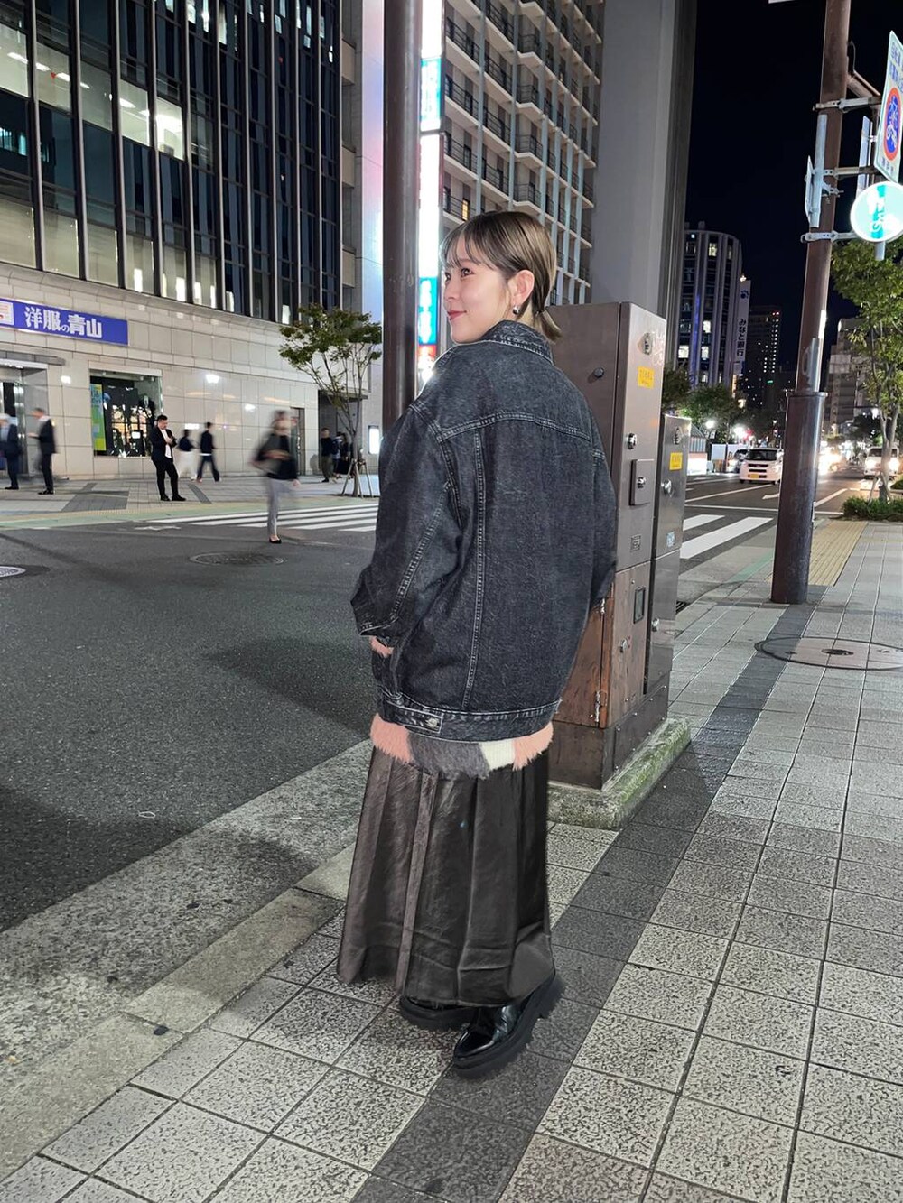 「LOWRYS FARM」｜「LOWRYS FARMのＣＯＮＥ／ＢＩＧＧジャン　131366（デニムジャケット、ブラック系）」を使った、Minaさん（レディース・153cm）の秋コーディネートの4枚目の写真