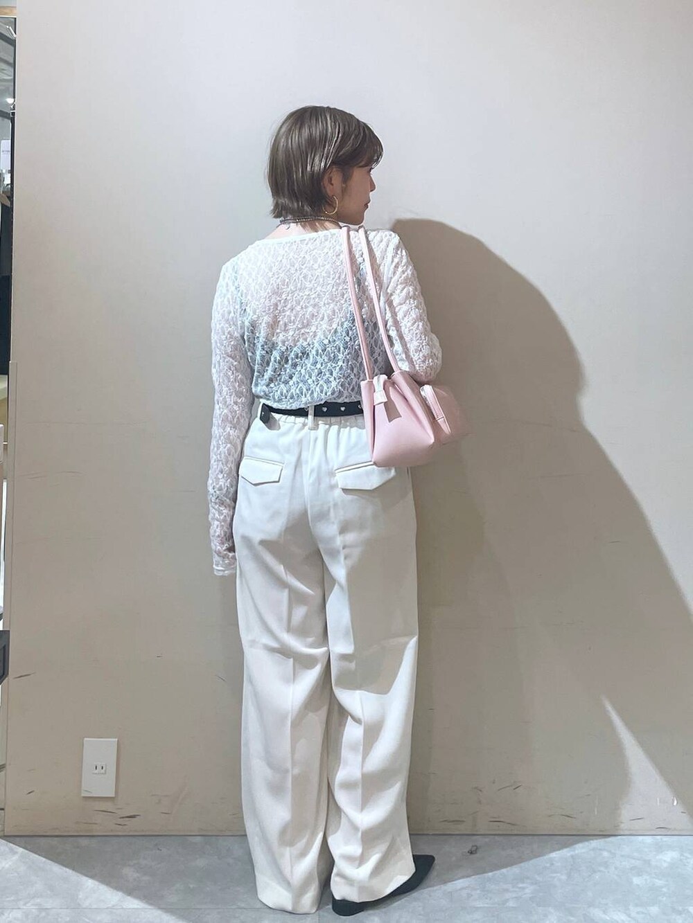 「LOWRYS FARM」｜「LOWRYS FARMのリボンツキ２ＷＡＹミュール　100500（パンプス、ブラック系）」を使った、Minaさん（レディース・153cm）の秋コーディネートの4枚目の写真