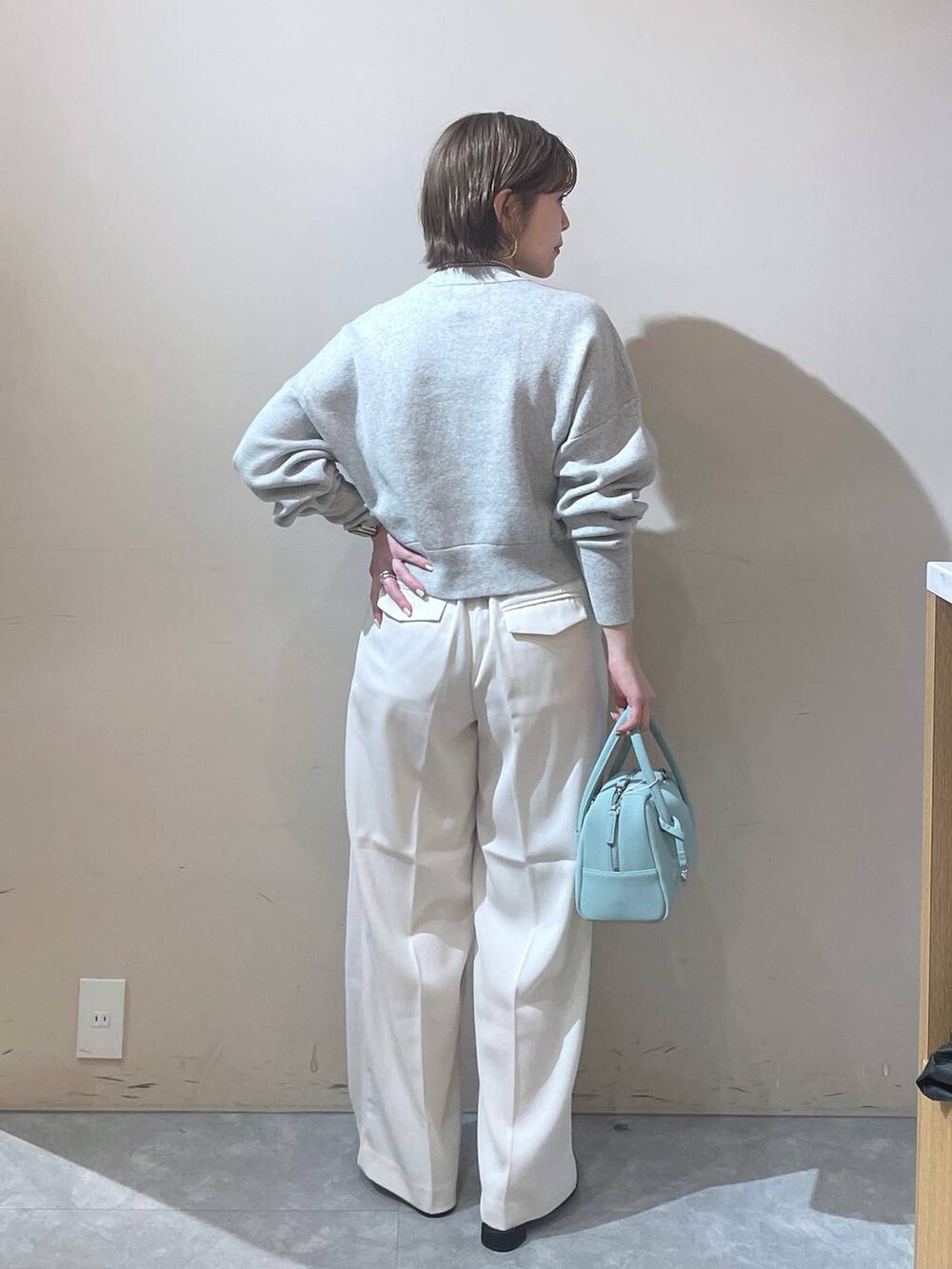 「LOWRYS FARM」｜「LOWRYS FARMのリボンツキ２ＷＡＹミュール　100500（パンプス、ブラック系）」を使った、Minaさん（レディース・153cm）の秋コーディネートの3枚目の写真
