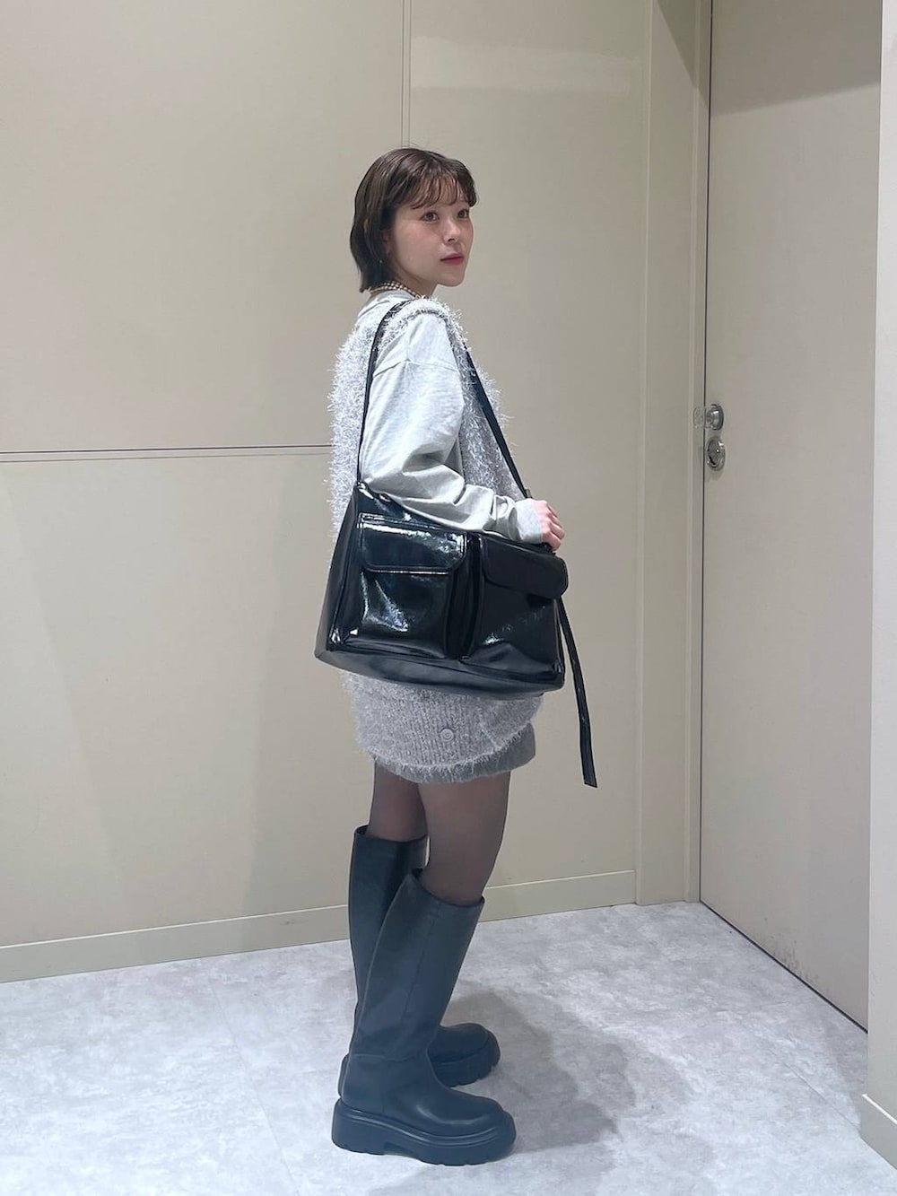 「LOWRYS FARM」｜「LOWRYS FARMのリッタイポケツキショルダー　138000（ショルダーバッグ、その他）」を使った、Minaさん（レディース・153cm）の冬コーディネートの2枚目の写真