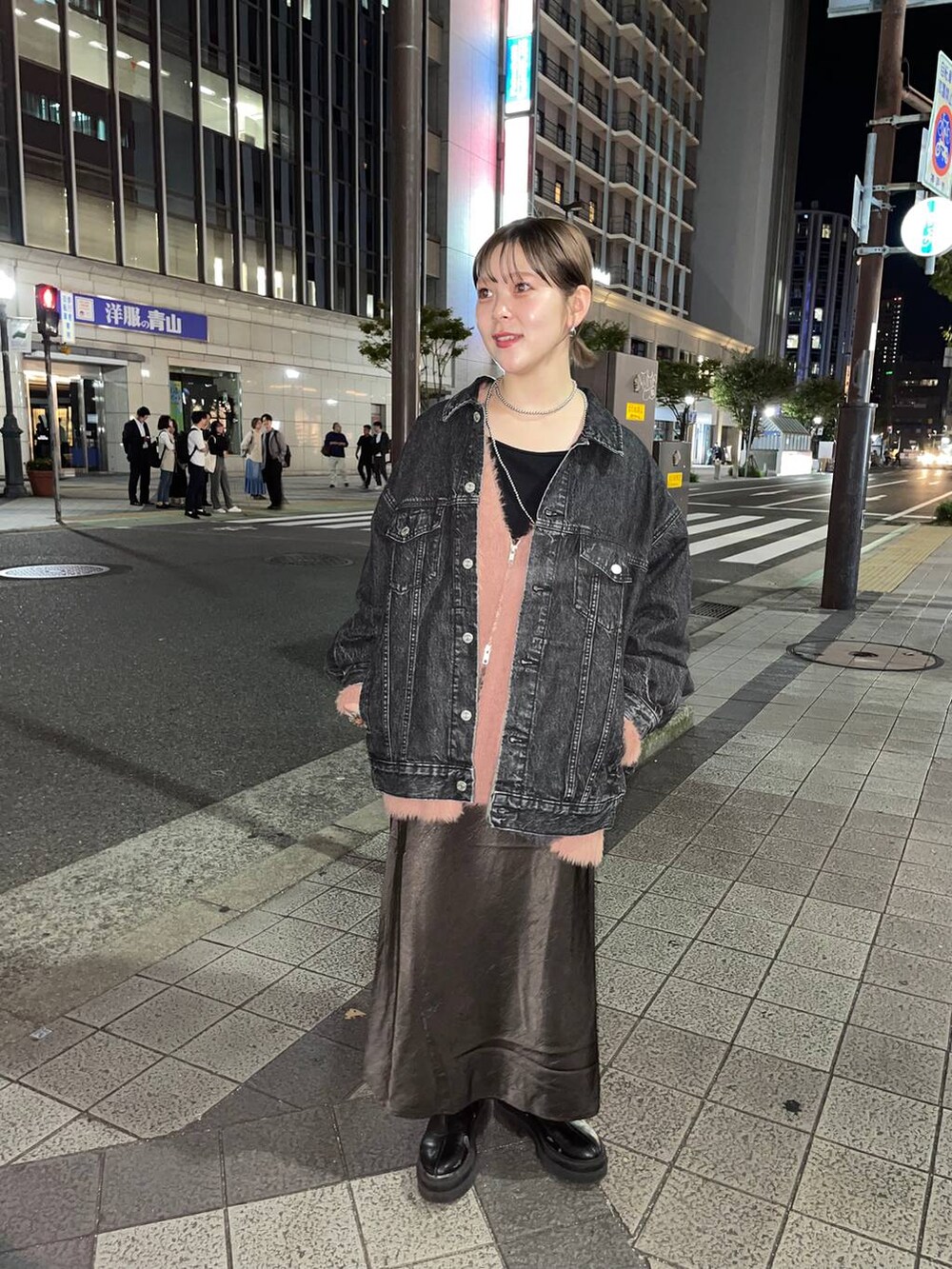 「LOWRYS FARM」｜「LOWRYS FARMのＣＯＮＥ／ＢＩＧＧジャン　131366（デニムジャケット、ブラック系）」を使った、Minaさん（レディース・153cm）の秋コーディネートの3枚目の写真