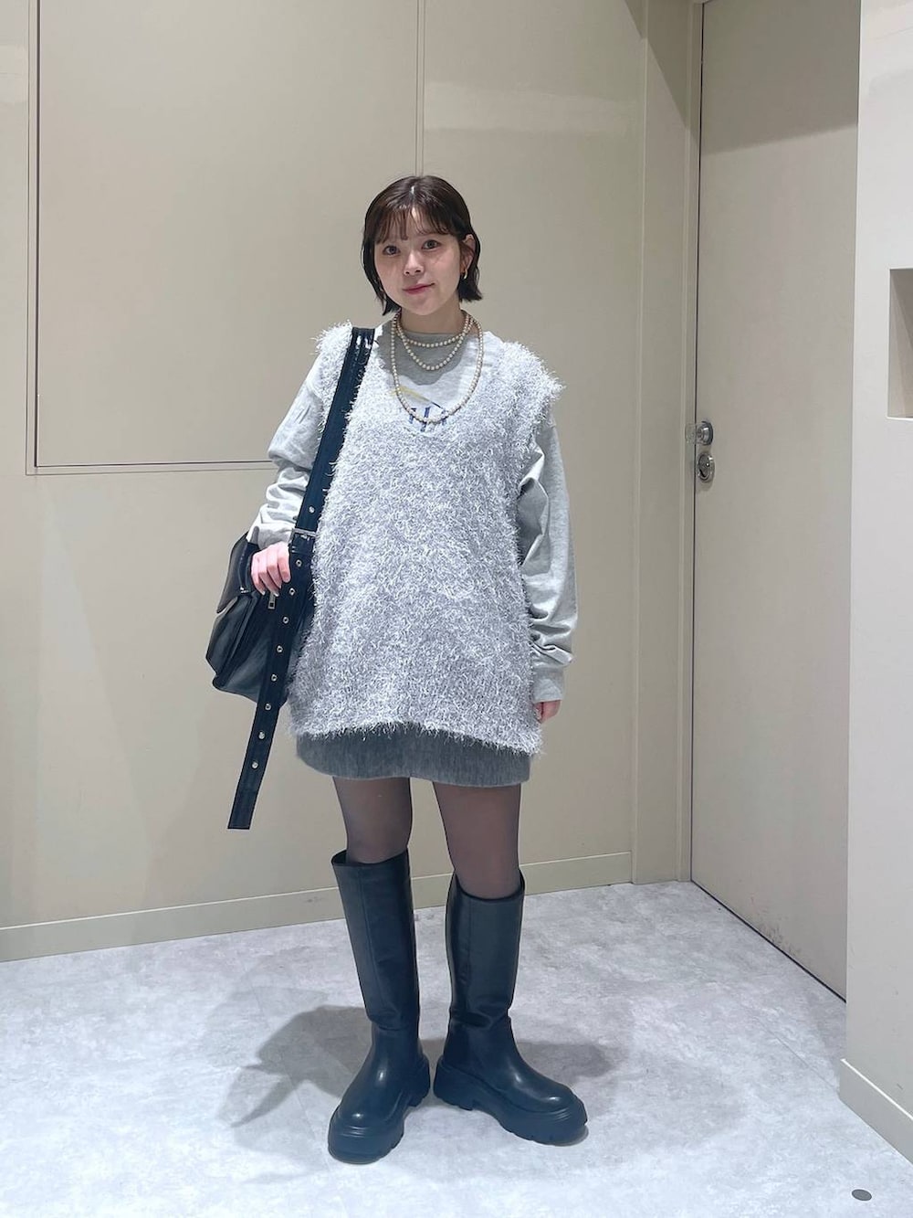 「LOWRYS FARM」｜「LOWRYS FARMのリッタイポケツキショルダー　138000（ショルダーバッグ、その他）」を使った、Minaさん（レディース・153cm）の冬コーディネートの3枚目の写真