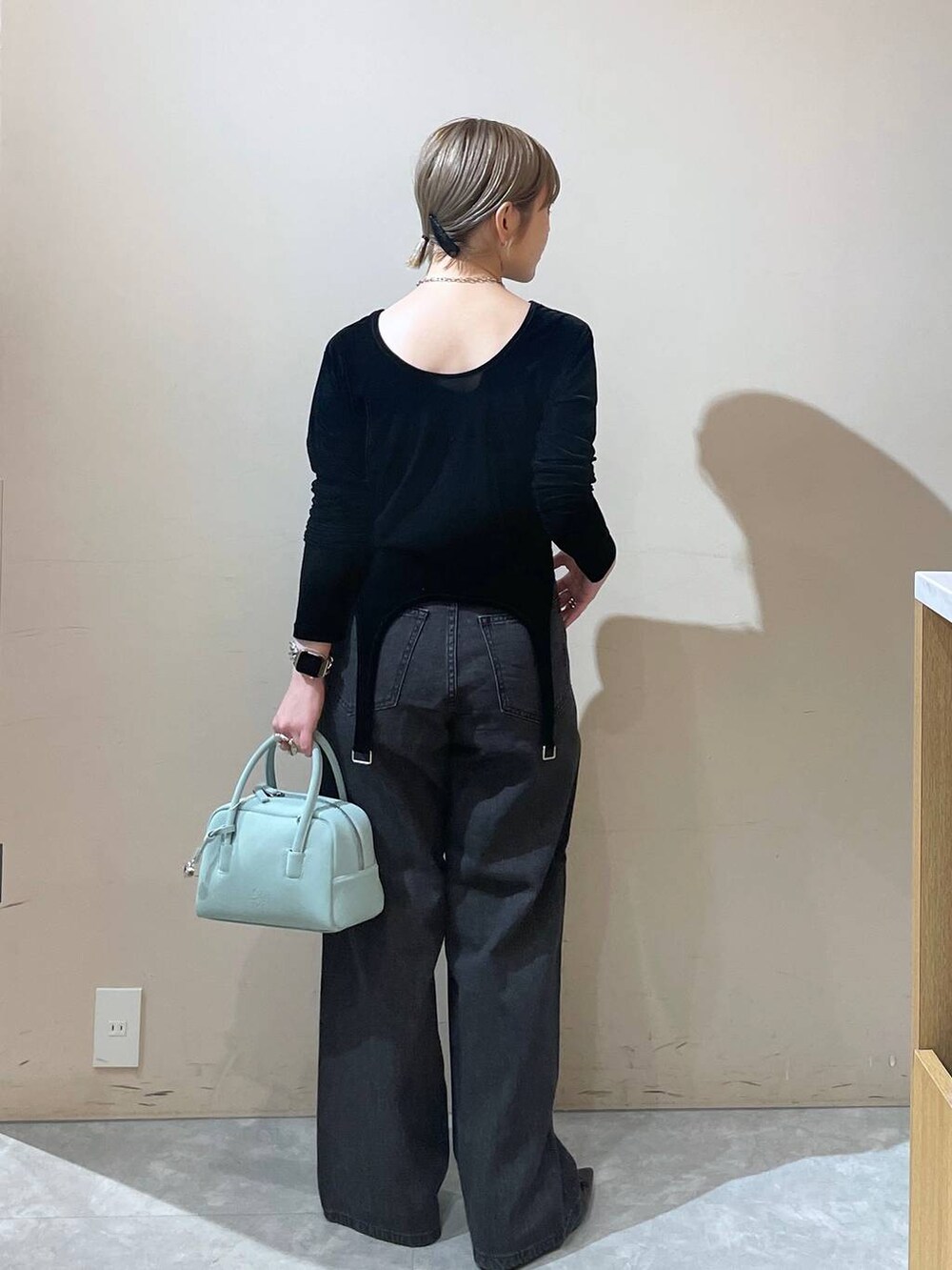 「LOWRYS FARM」｜「LOWRYS FARMのダブルリボンシューズ　 133045（パンプス、ブラック系）」を使った、Minaさん（レディース・153cm）の秋コーディネートの3枚目の写真