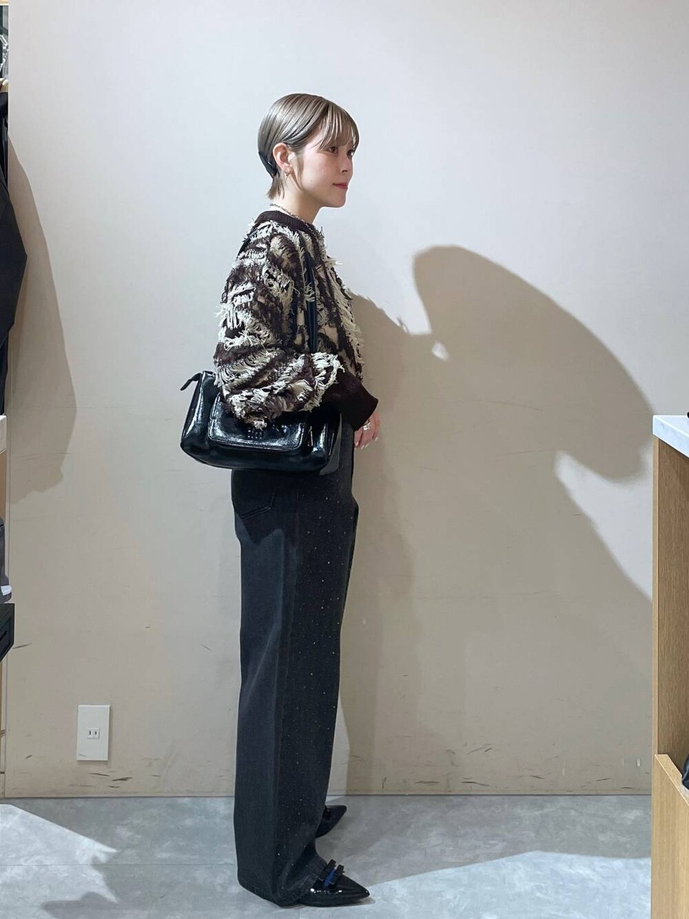 「LOWRYS FARM」｜「LOWRYS FARMのダブルリボンシューズ　 133045（パンプス、ブラック系）」を使った、Minaさん（レディース・153cm）の秋コーディネートの2枚目の写真