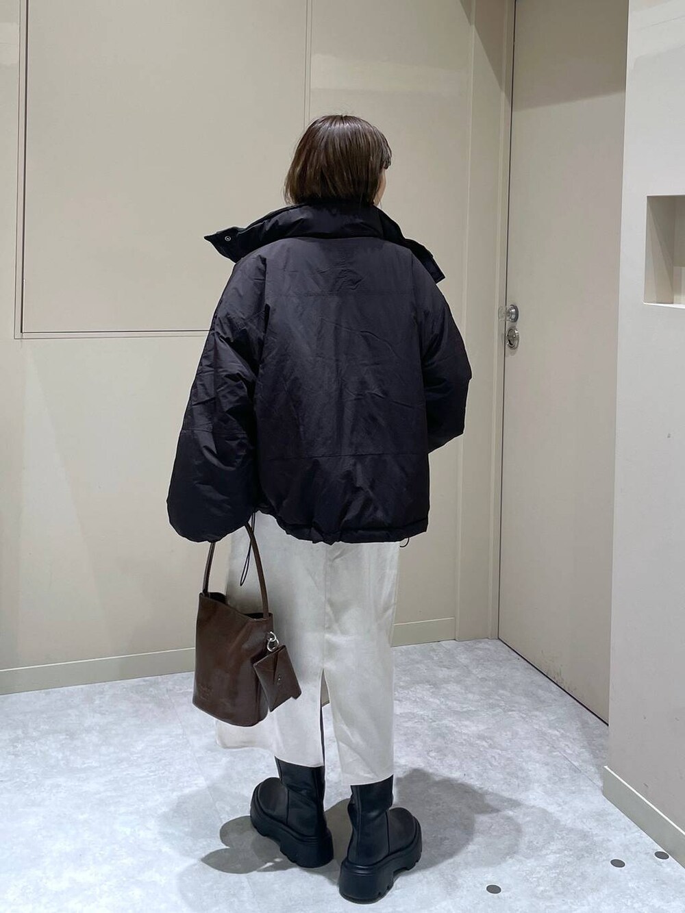 「LOWRYS FARM」｜「LOWRYS FARMのモンスターショートコート　 128076（その他アウター、ブラック系）」を使った、Minaさん（レディース・153cm）の冬コーディネートの3枚目の写真
