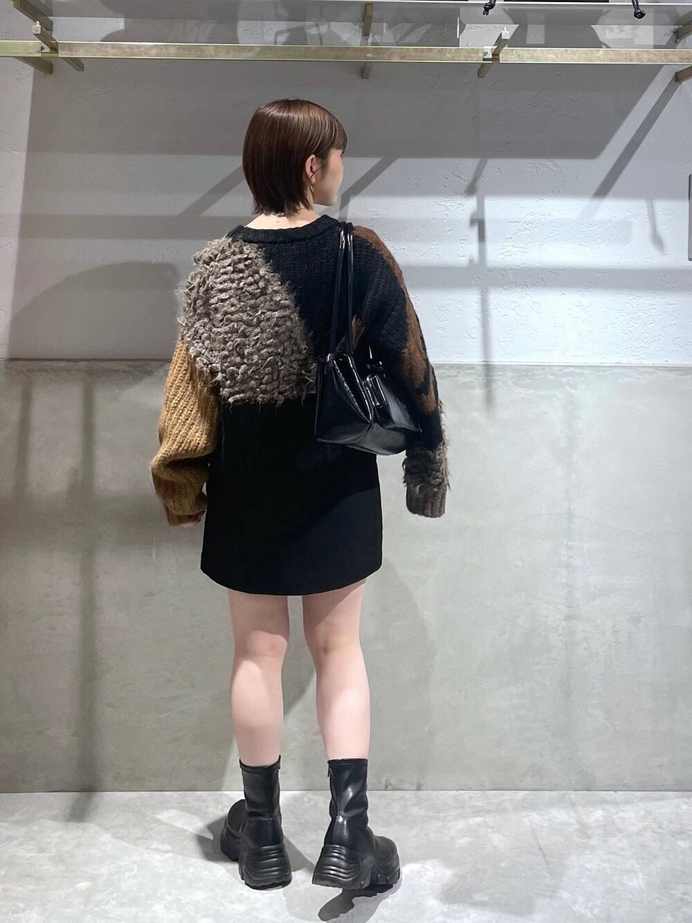 「LOWRYS FARM」｜「LOWRYS FARMのストレッチスニーカーブーツ　133385（ブーツ、ブラック系）」を使った、Minaさん（レディース・153cm）の秋コーディネートの3枚目の写真