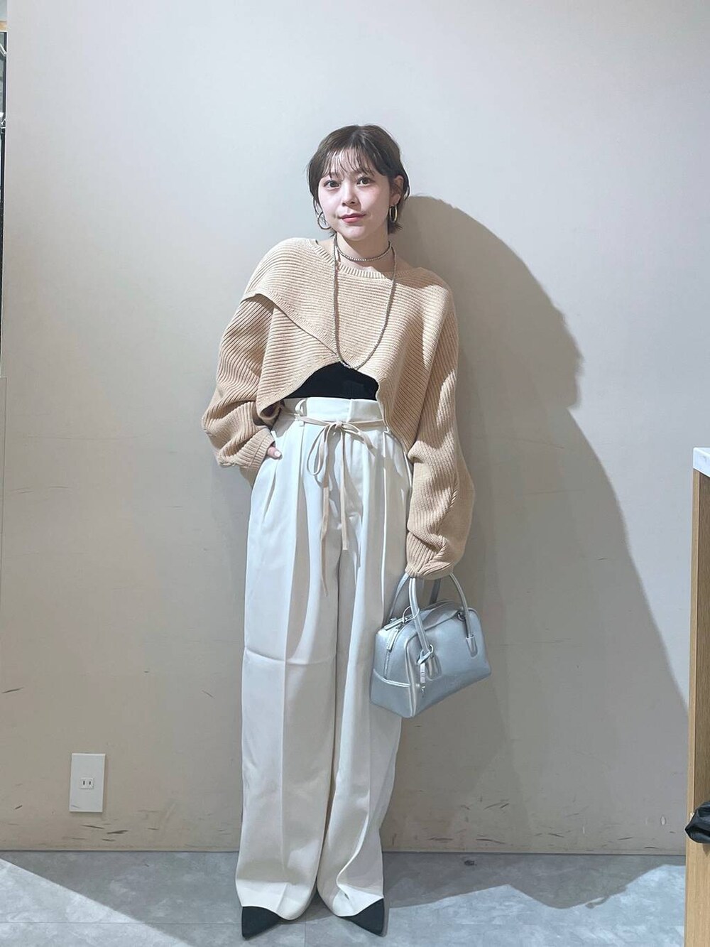 「LOWRYS FARM」｜「LOWRYS FARMのリボンツキ２ＷＡＹミュール　100500（パンプス、ブラック系）」を使った、Minaさん（レディース・153cm）の秋コーディネートの2枚目の写真