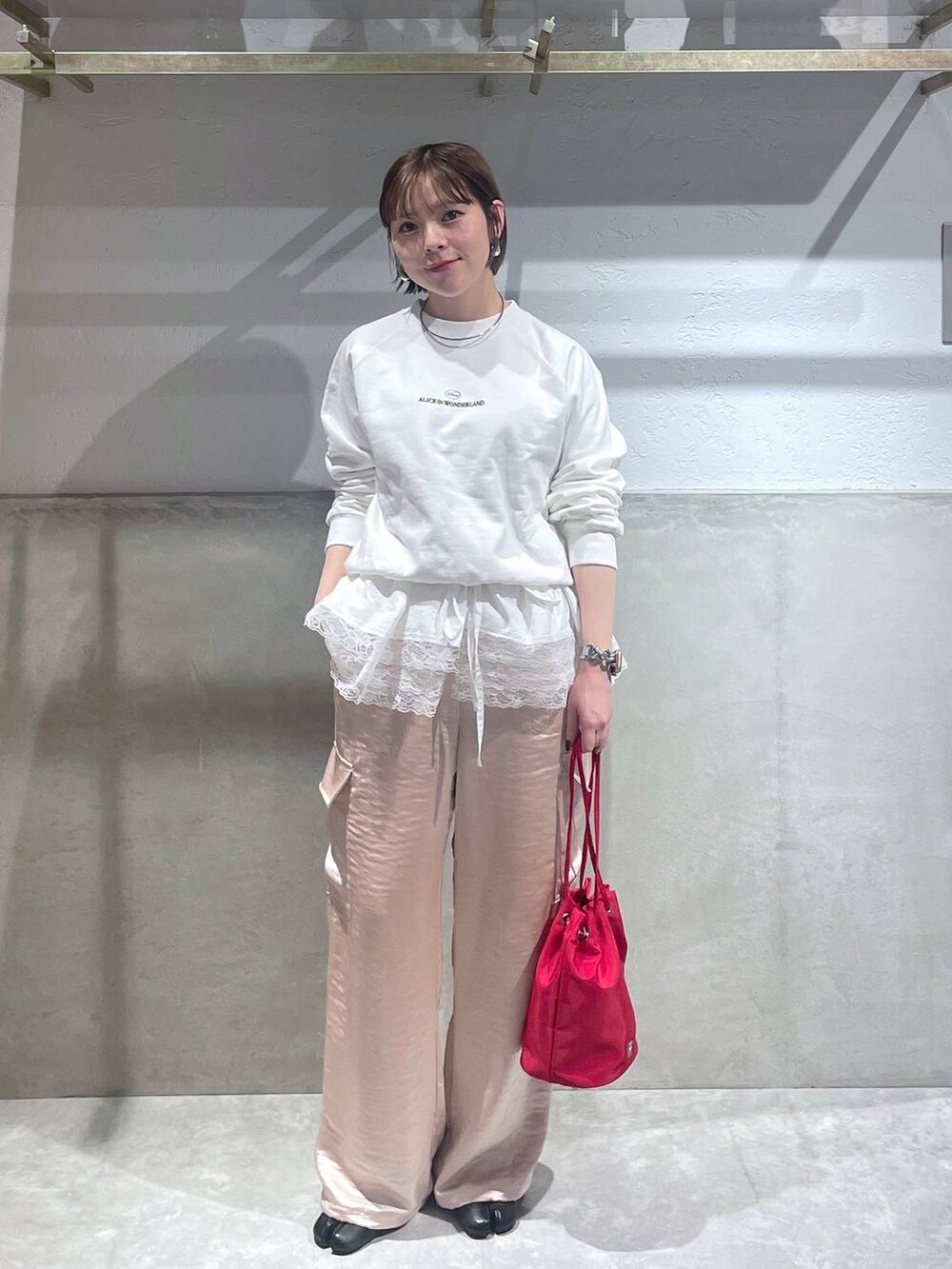 「LOWRYS FARM」｜「LOWRYS FARMのステンレスフープチョーカー 127295（チョーカー、シルバー系）」を使った、Minaさん（レディース・153cm）の秋コーディネートの3枚目の写真