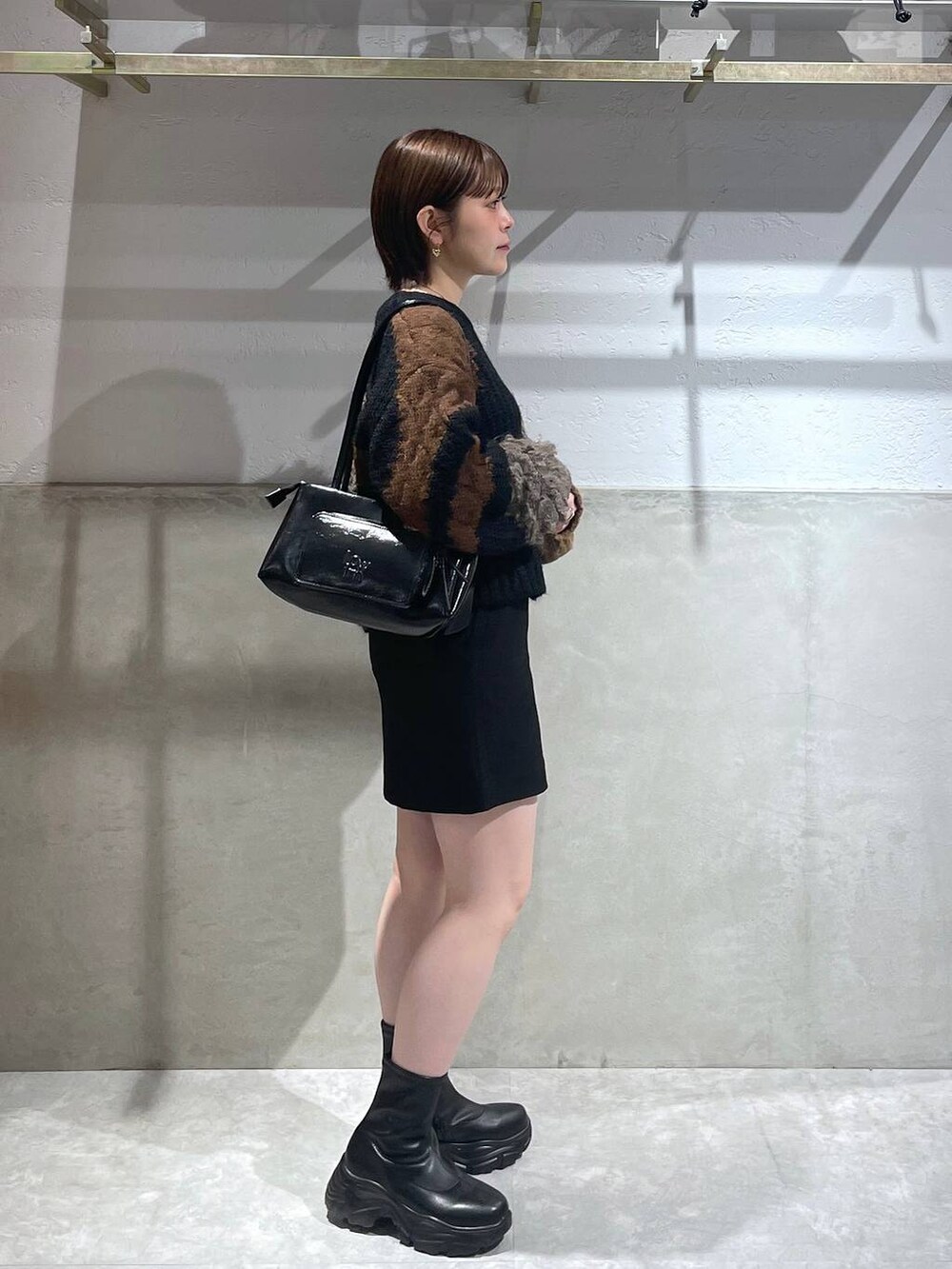 「LOWRYS FARM」｜「LOWRYS FARMのストレッチスニーカーブーツ　133385（ブーツ、ブラック系）」を使った、Minaさん（レディース・153cm）の秋コーディネートの2枚目の写真