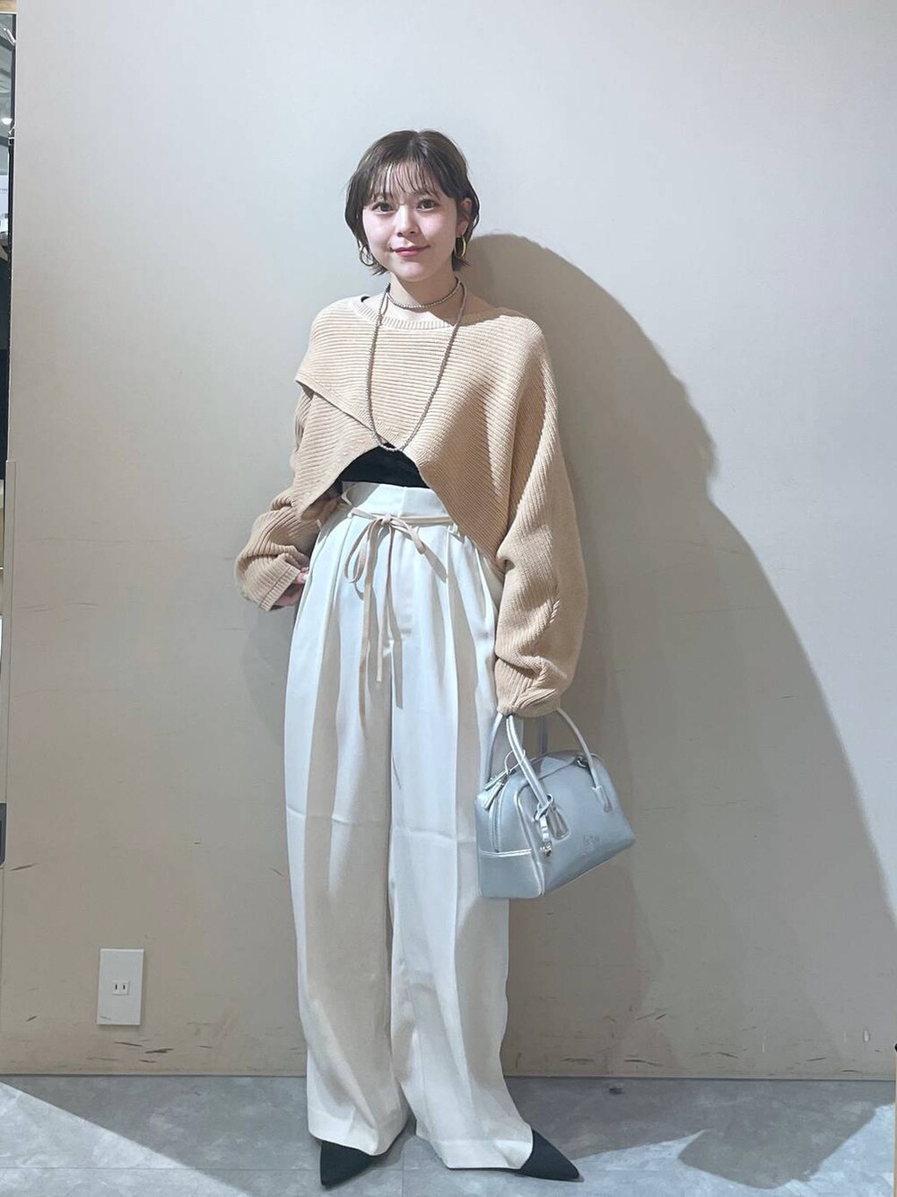 「LOWRYS FARM」｜「LOWRYS FARMのリボンツキ２ＷＡＹミュール　100500（パンプス、ブラック系）」を使った、Minaさん（レディース・153cm）の秋コーディネートの3枚目の写真