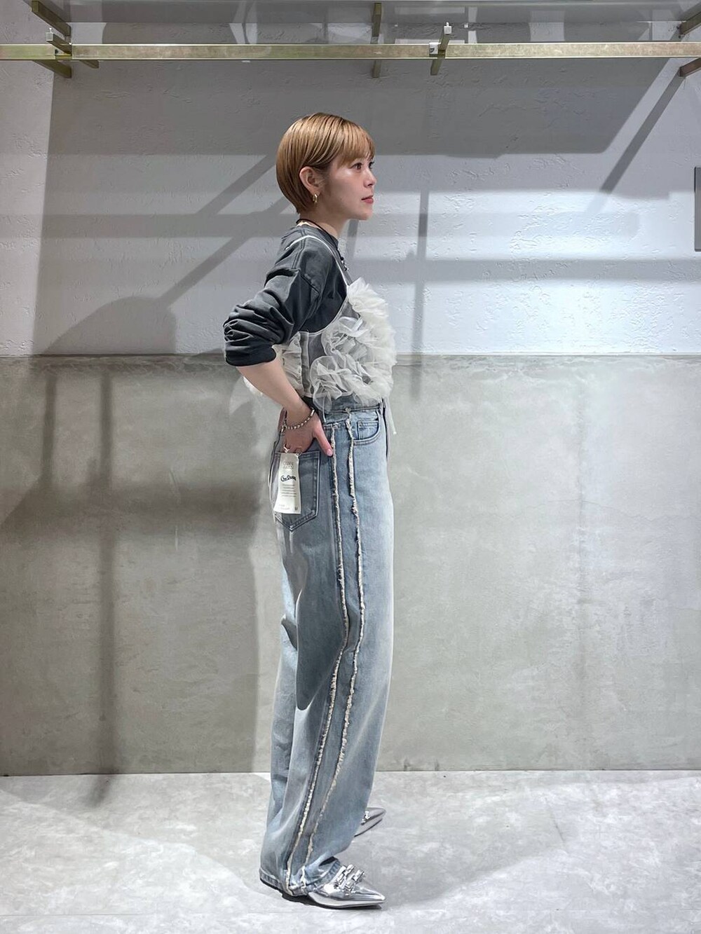 「LOWRYS FARM」｜「LOWRYS FARMのダブルリボンシューズ　 133045（パンプス、シルバー系）」を使った、Minaさん（レディース・153cm）の夏コーディネートの2枚目の写真
