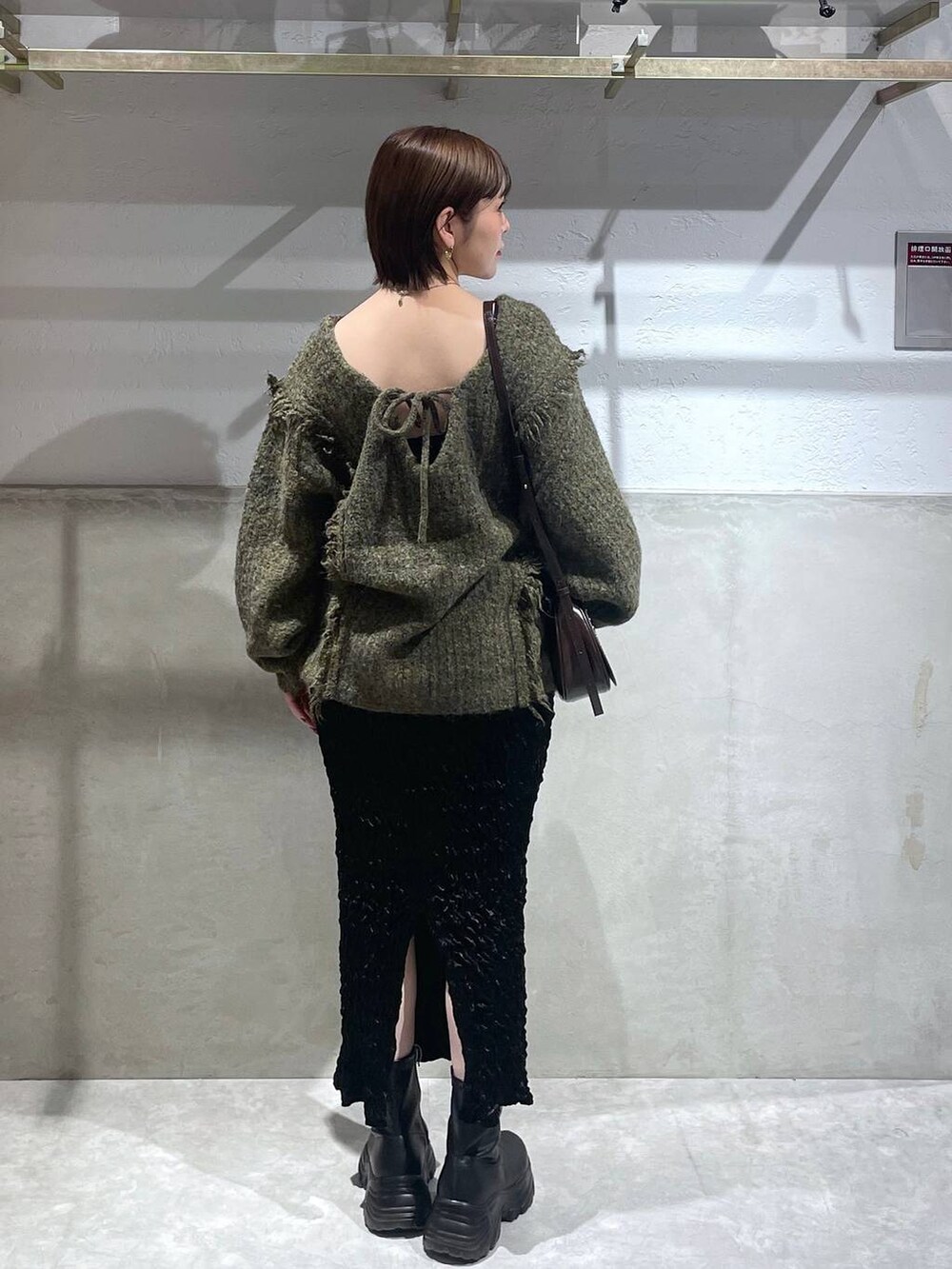 「LOWRYS FARM」｜「LOWRYS FARMの２ＷＡＹフリンジメランジＬＳ　116690（ニット/セーター、グリーン系）」を使った、Minaさん（レディース・153cm）の秋コーディネートの3枚目の写真