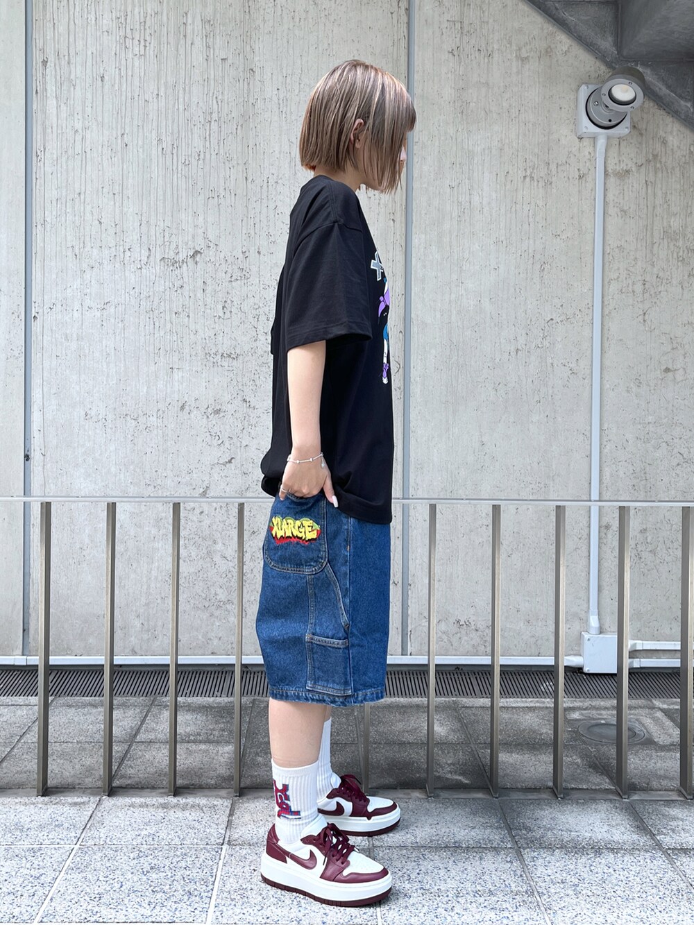 「XLARGEのBABY LOGO S/S TEE　/XLARGE　グラフィック　ロゴ　ラメ　Tシャツ（Tシャツ/カットソー、ブラック系）」を使った、Raさん（レディース・156cm）の夏コーディネートの5枚目の写真