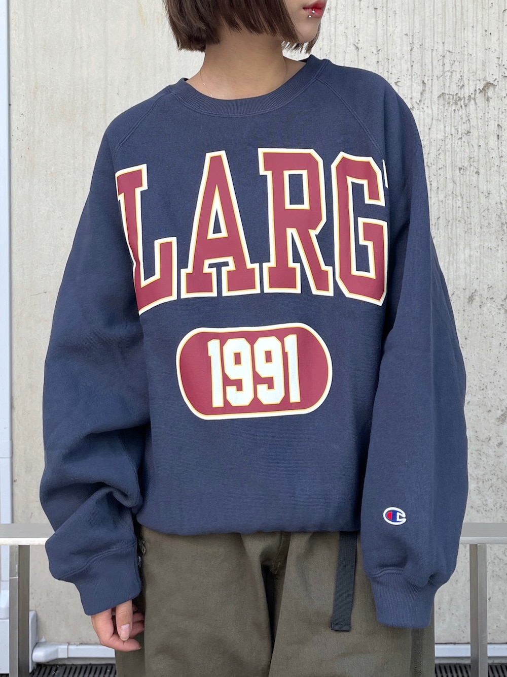 「XLARGEのRESORT WORK PANTS（その他パンツ、グリーン系）」を使った、Raさん（レディース・156cm）の秋コーディネートの3枚目の写真