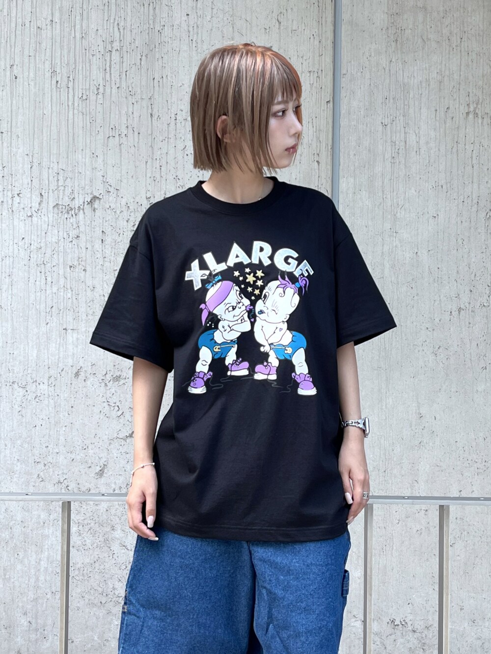 「XLARGEのBABY LOGO S/S TEE　/XLARGE　グラフィック　ロゴ　ラメ　Tシャツ（Tシャツ/カットソー、ブラック系）」を使った、Raさん（レディース・156cm）の夏コーディネートの2枚目の写真
