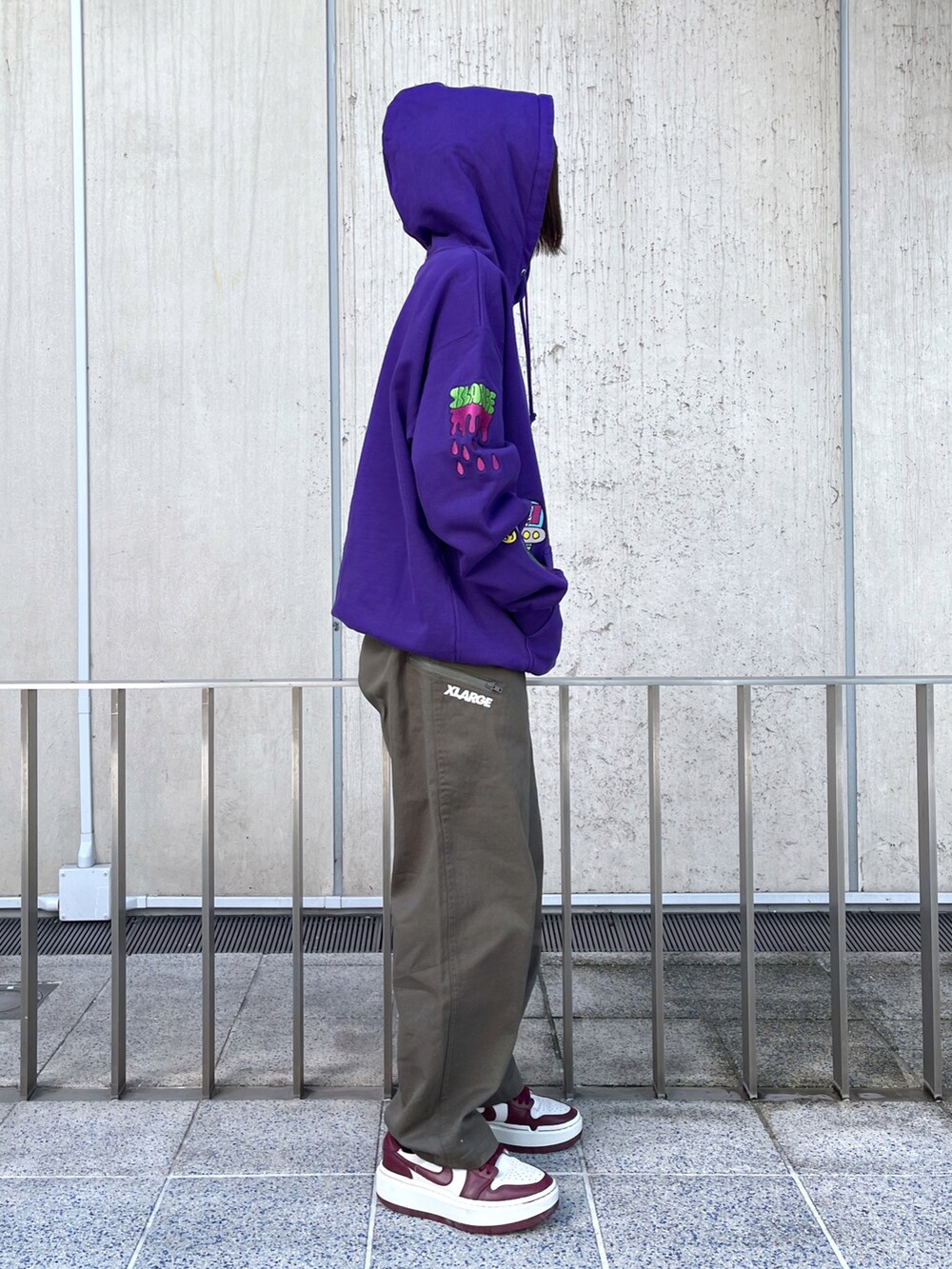 「XLARGEのRESORT WORK PANTS（その他パンツ、グリーン系）」を使った、Raさん（レディース・156cm）の秋コーディネートの4枚目の写真