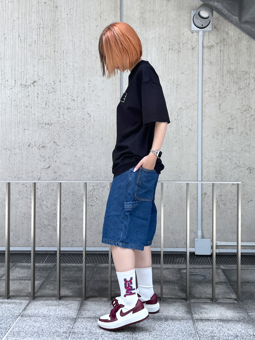 「XLARGEのCHENILLE STANDARD LOGO S/S TEE　メンズXLARGE　ロゴ　刺繍　半袖　Tシャツ（Tシャツ/カットソー、パープル系）」を使った、Raさん（レディース・156cm）の夏コーディネートの3枚目の写真