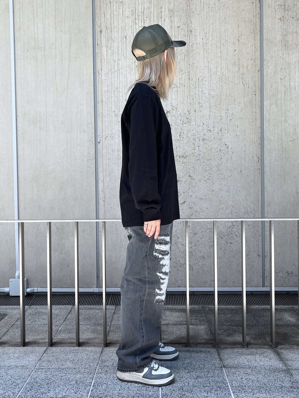 「XLARGEのXLARGE×NEWERA WALKING APE MESH SNAPBACK CAP（キャップ、その他）」を使った、Raさん（レディース・156cm）の夏コーディネートの2枚目の写真