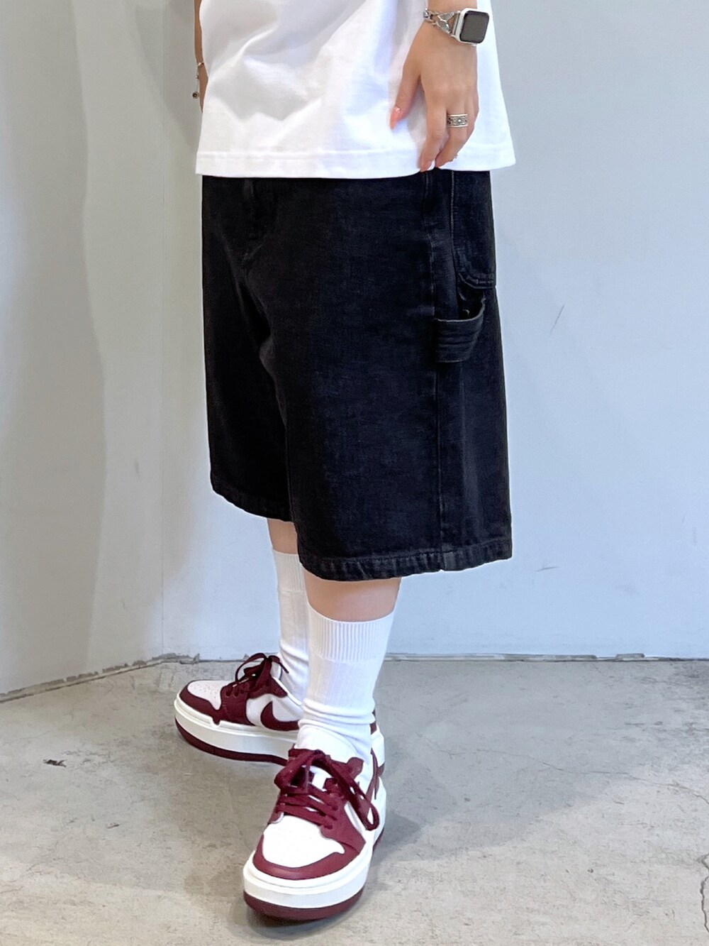 「XLARGEのFASCINATING SNAKE WOMAN MESH CAP（キャップ、ブラック系）」を使った、Raさん（レディース・156cm）の夏コーディネートの4枚目の写真