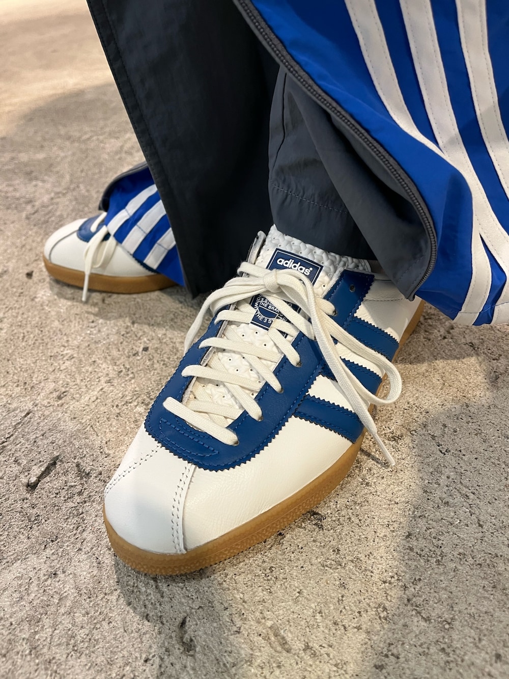 adidas Originals × Ordinary People ライトウーブンパンツ、ロンドン