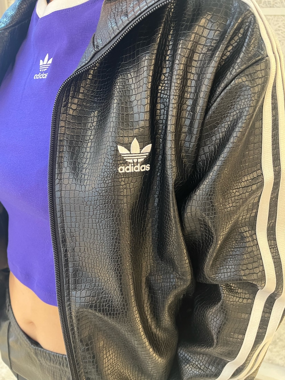 アディダス オリジナルス プレミアム フェイクレザー SST リュクス