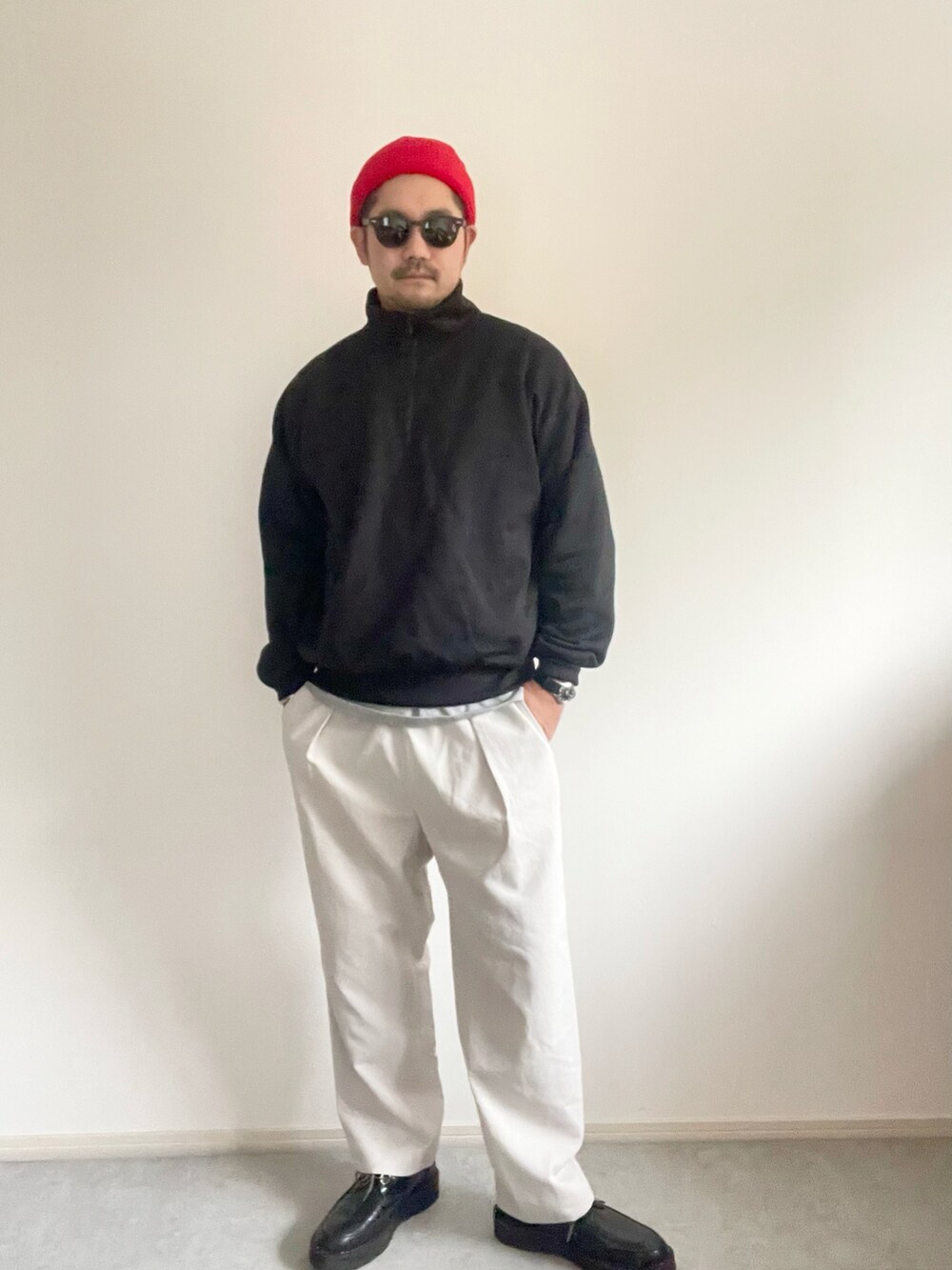 「ニット帽、オーラリー」｜「AURALEEのアイテム（カーディガン/ボレロ、ブラック系）」を使った、sakai.homeさん（メンズ・180cm）の冬コーディネートの3枚目の写真