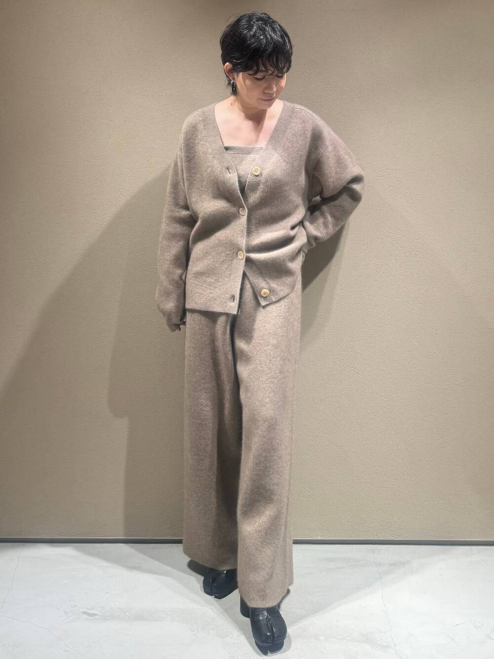 「REMI RELIEFのChaos(カオス)/【REMI RELIEF】別注ショートダウンコート 2024AW（ダウンジャケット/コート、ブラウン系）」を使った、chaos _eriさん（レディース・158cm）の秋コーディネートの3枚目の写真