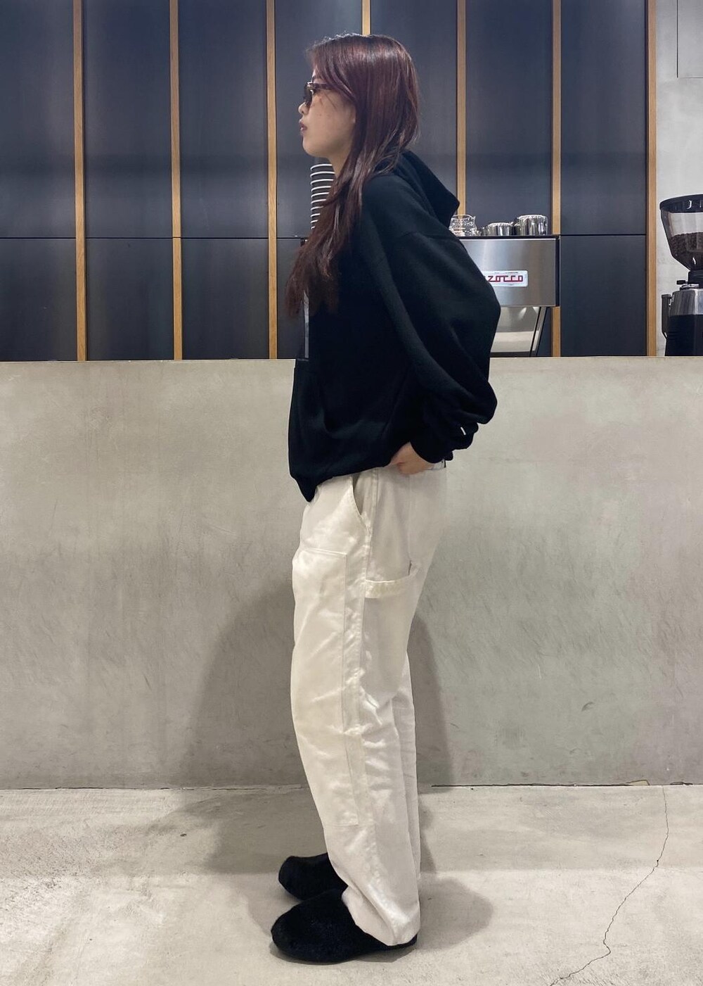 「outfits、OOTD、street、NY、90s、海外ファッション、海外スタイル、初春コーデ、春コーデ、初夏コーデ、初秋コーデ、秋コーデ、運動会コーデ、お出かけコーデ、旅行コーデ」｜「Saturdays NYCのMorris Carpenter Pant（その他パンツ、ホワイト系）」を使った、yzkさん（レディース・163cm）の秋コーディネートの2枚目の写真