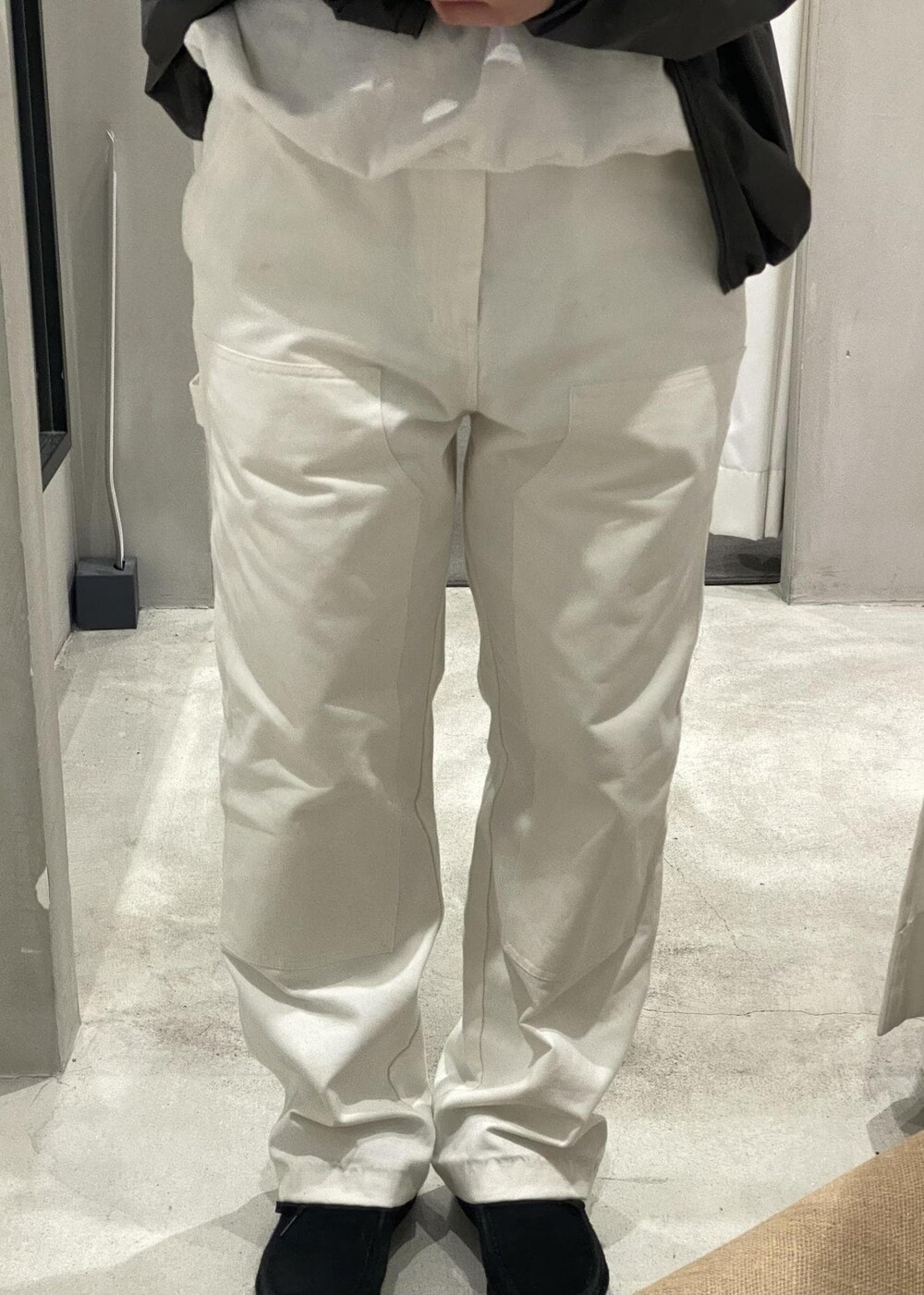 「outfits、カーキ、ホワイトパンツ、Saturdays NYC」｜「Saturdays NYCのAll Terrain Storm Shell（その他アウター、グリーン系）」を使った、yzkさん（レディース・163cm）の冬コーディネートの5枚目の写真