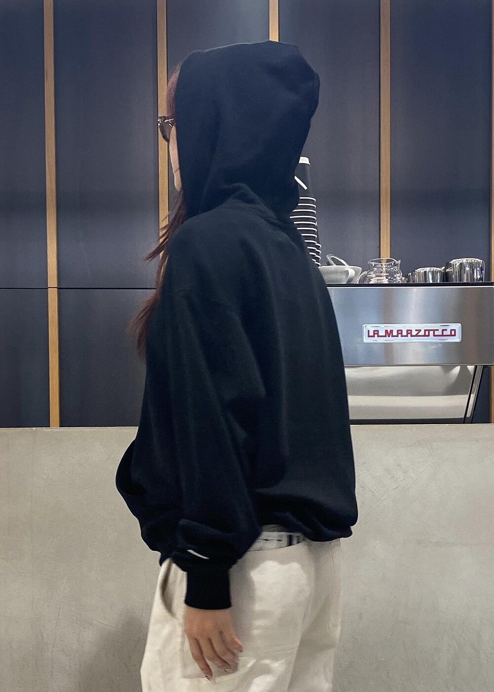 「outfits、OOTD、street、NY、90s、海外ファッション、海外スタイル、初春コーデ、春コーデ、初夏コーデ、初秋コーデ、秋コーデ、運動会コーデ、お出かけコーデ、旅行コーデ」｜「Saturdays NYCのMorris Carpenter Pant（その他パンツ、ホワイト系）」を使った、yzkさん（レディース・163cm）の秋コーディネートの3枚目の写真