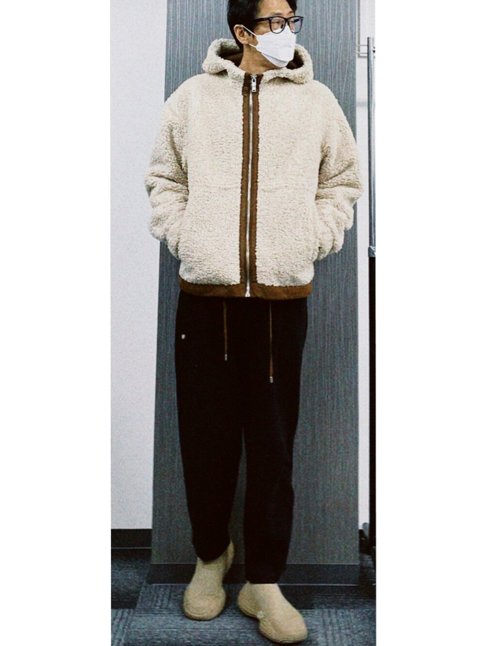 「大人カジュアル、カジュアル、ボアジャケット、ワイドパンツ、ZARA、GU、ゆるコーデ、リラックススタイル、ベージュ、ブラック、もこもこ、かわいい、いいね、save、フォローお願いします🤑、instagramフォローお願いします、週末」｜「ZARAのアイテム（その他アウター、ベージュ系）」を使った、oregaanpさん（メンズ・180cm）の冬コーディネートの3枚目の写真