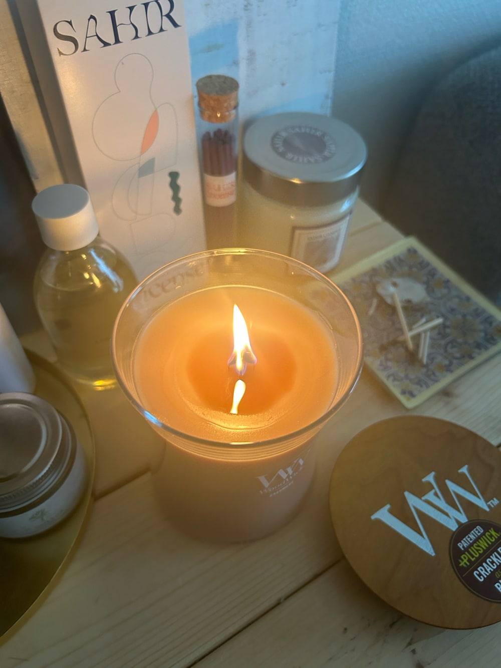 その他のキャンドル、ブルー系のルームフレグランス/お香、ホワイト系のルームフレグランス/お香を着用したレディースの秋コーディネートの3枚目の写真