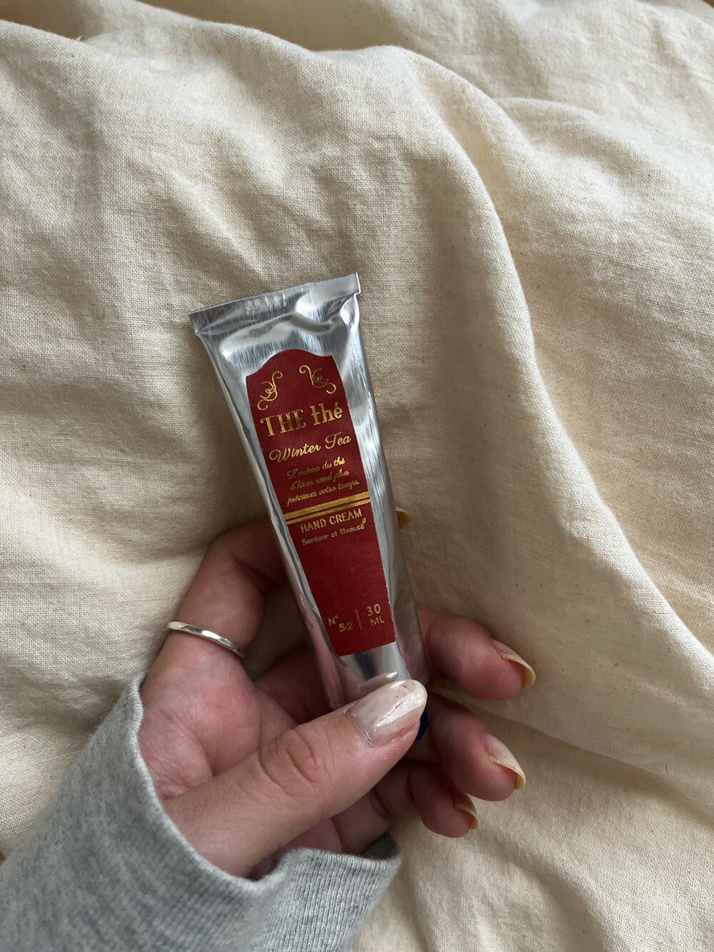 その他のボディケアキット/ギフトセットを着用したレディースの秋コーディネートの4枚目の写真