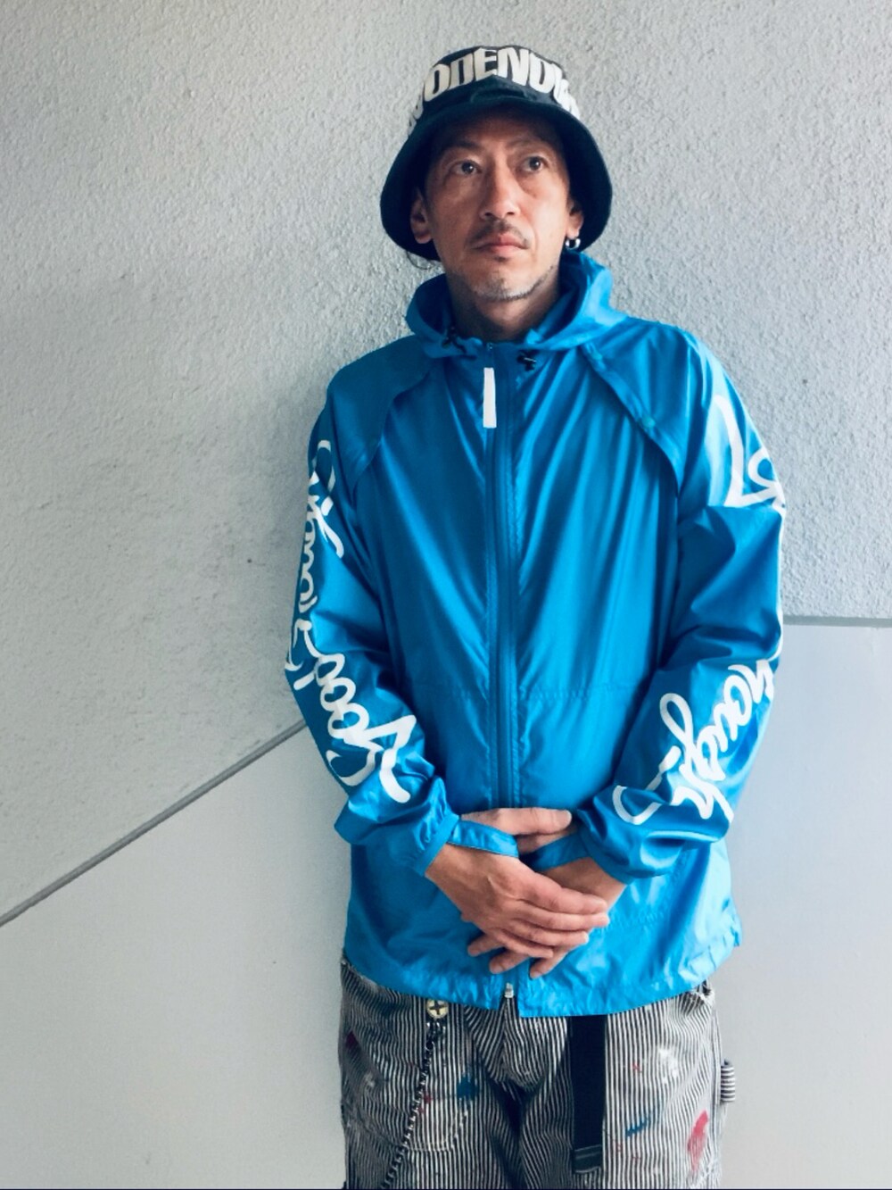 「ソックス、アノラックパーカー、ペインターショーツ、サファリハット、ジャックパーセル、青×白」｜「無印良品のローソン×無印良品（ソックス/靴下、ブルー系）」を使った、GOODMAN®️さん（メンズ・168cm）の春コーディネートの3枚目の写真