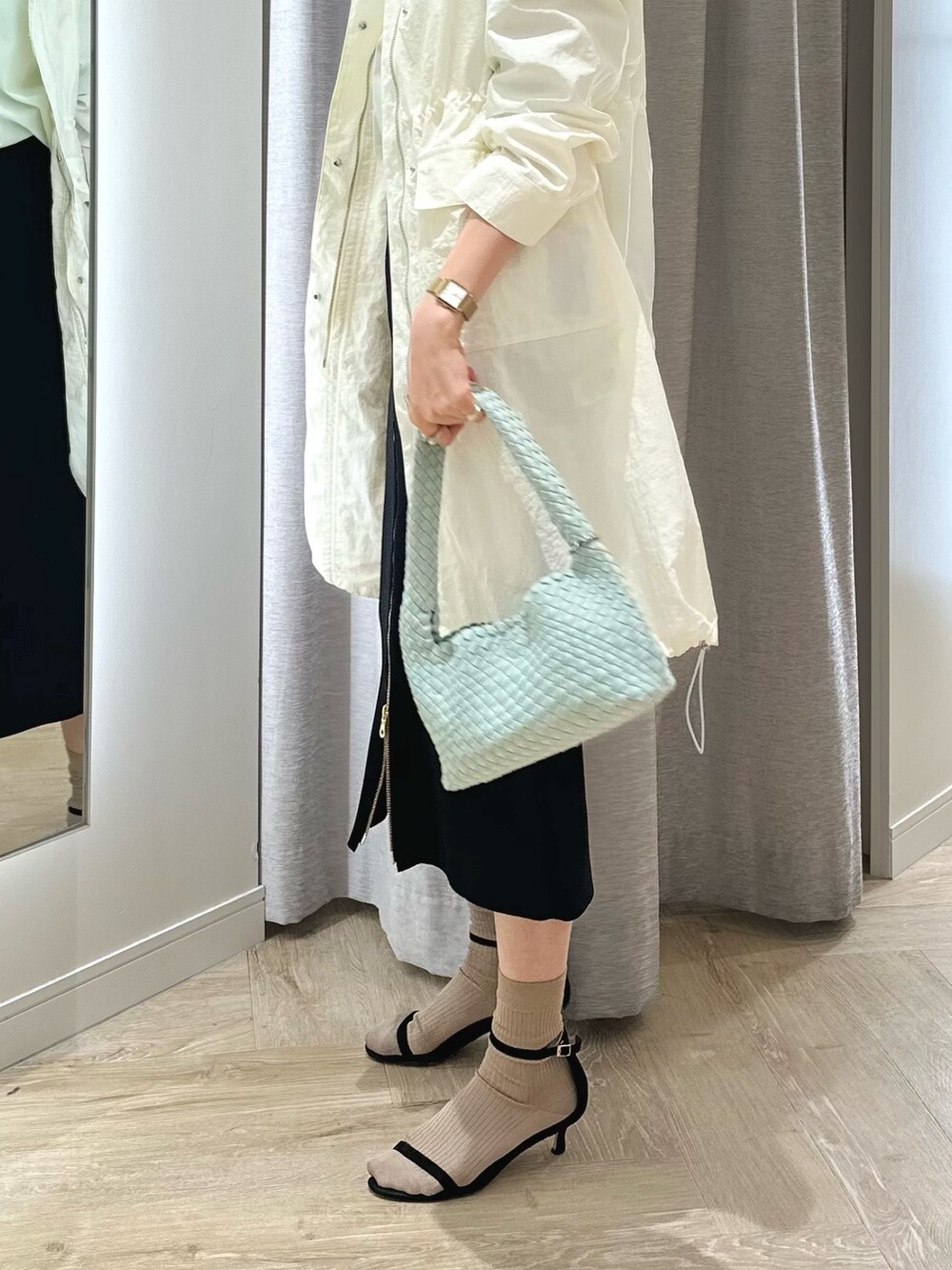 「春コーデ、春服コーデ、大人コーデ、春、春服、お花見コーデ、春コート、春コートスタイル、タイトスカート」｜「NOLLEY’S Sophiの【追加】ウォッシャブルボンディングジョーゼット前後2WAYロングスカート（スカート、ブラック系）」を使った、sakakibaraさん（レディース・168cm）の春コーディネートの5枚目の写真