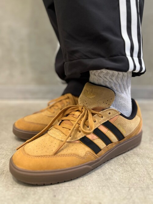 2XLサイズ 新品 adidas タイショーン トラックパンツ adidas パンツ タイショーン トラックパンツ（ジェンダー