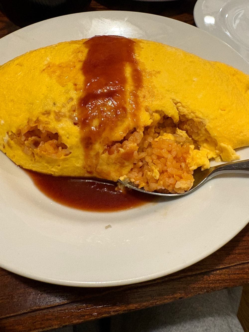 グリーン系のブルゾン、イエロー系のシャツ/ブラウス、その他のTシャツ/カットソーを着用したメンズの冬コーディネートの5枚目の写真