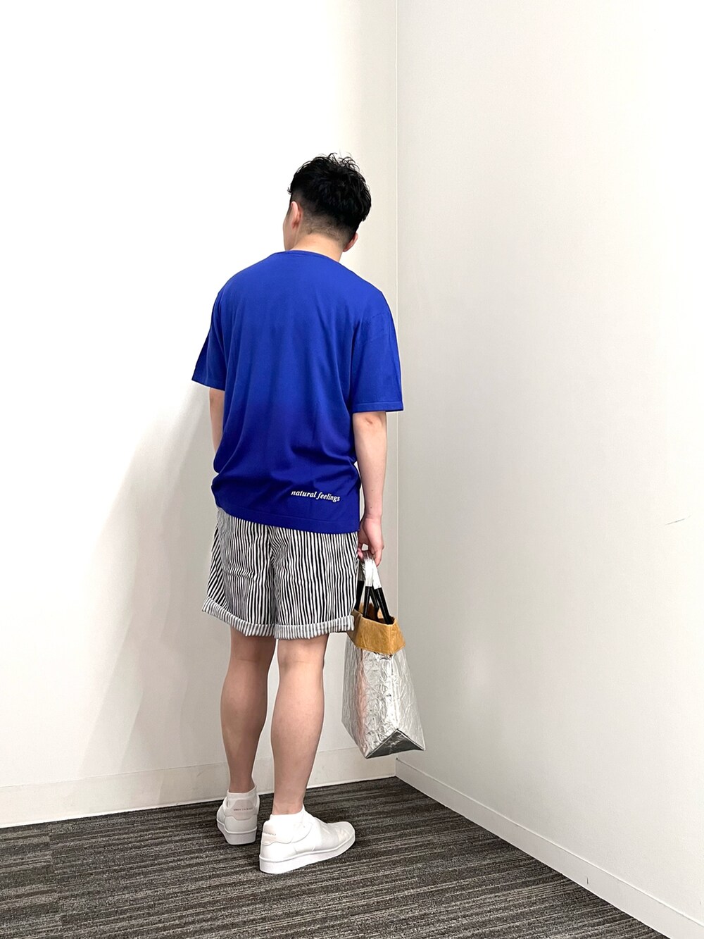 「アルマーニエクスチェンジ、AXchanger、AXchange、armaniexchange、サマーニット、夏コーデ、ootd、ブルーコーデ、リラックススタイル、ラフコーデ、いいね、save、フォローお願いします🤑、おしゃれさんと繋がりたい、グラデーション、スリッポン、ショーツ」｜「ARMANI EXCHANGEの【A|X アルマーニ エクスチェンジ】グラデーション　プルオーバー（ニット/セーター、ブルー系）」を使った、🔩J.HARAさん（メンズ・167cm）の夏コーディネートの2枚目の写真
