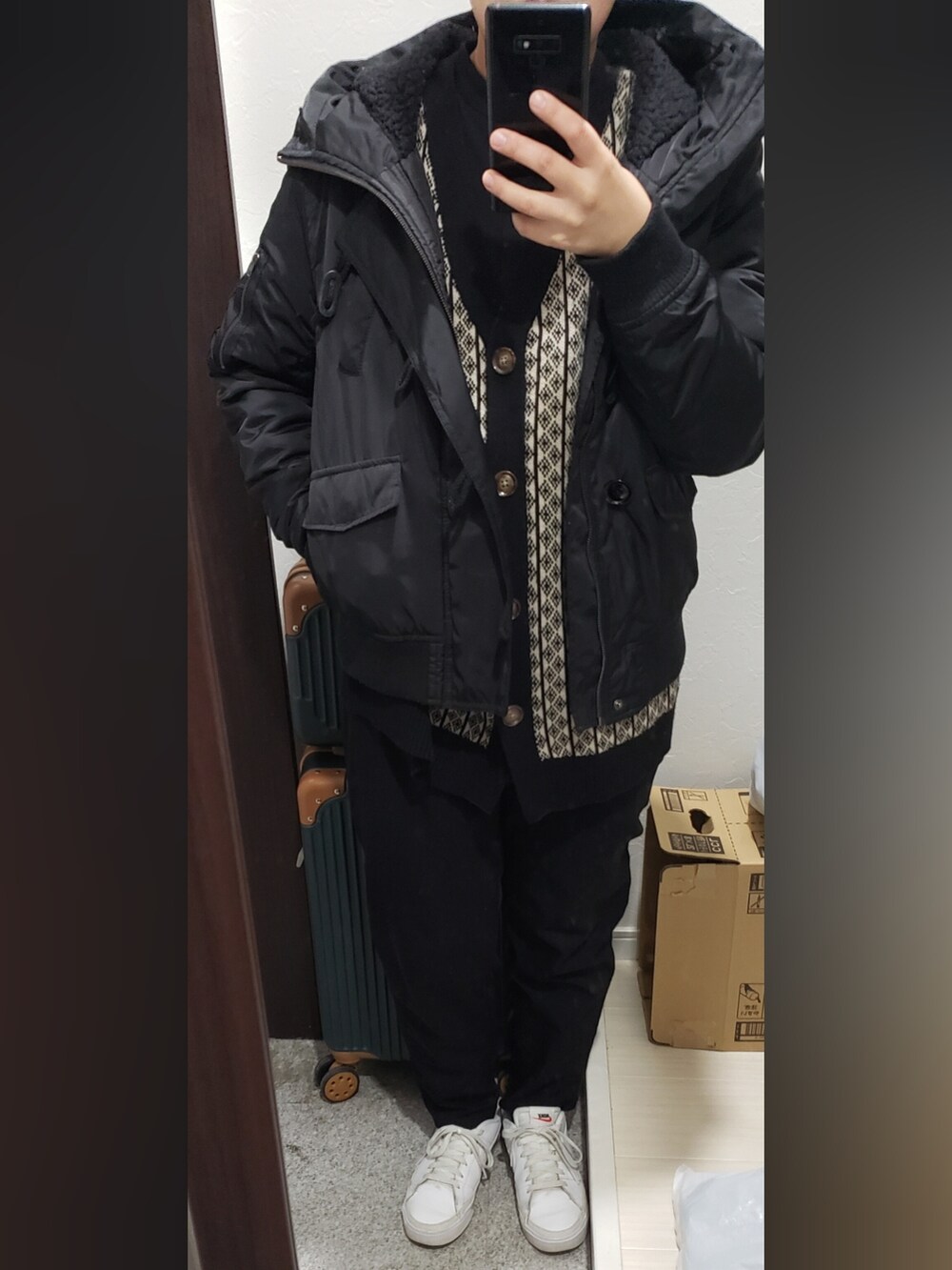 「Per sist enceのアイテム（カーディガン/ボレロ、ベージュ系）」を使った、yukifashioさん（レディース・153cm）の冬コーディネートの3枚目の写真